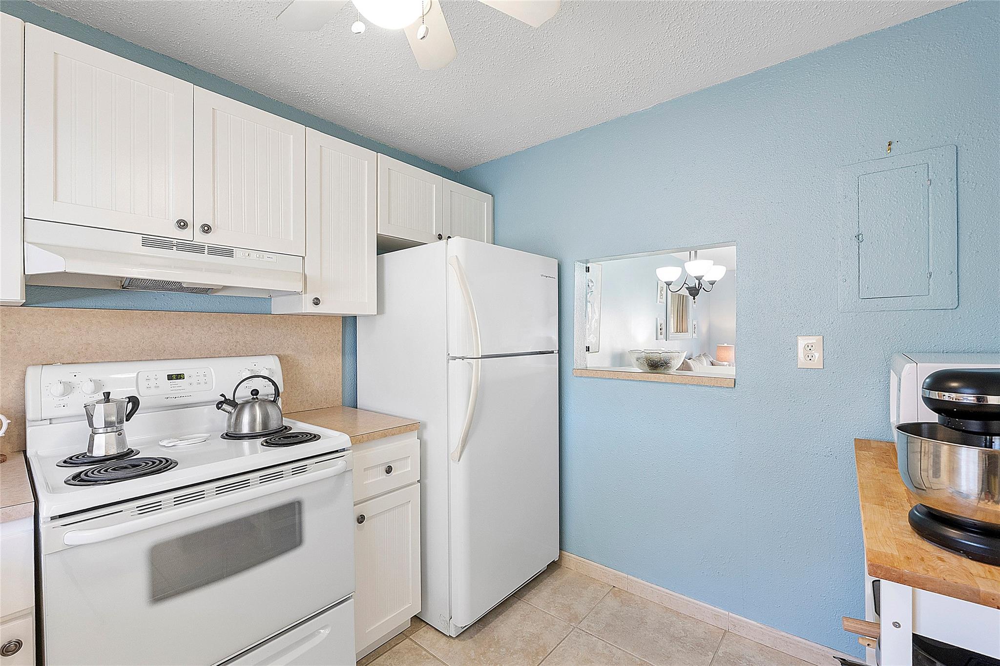 2761 N Pine Island Rd 204