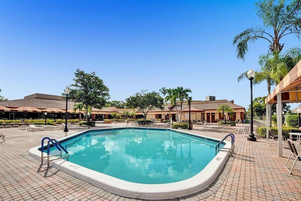 2761 N Pine Island Rd 204