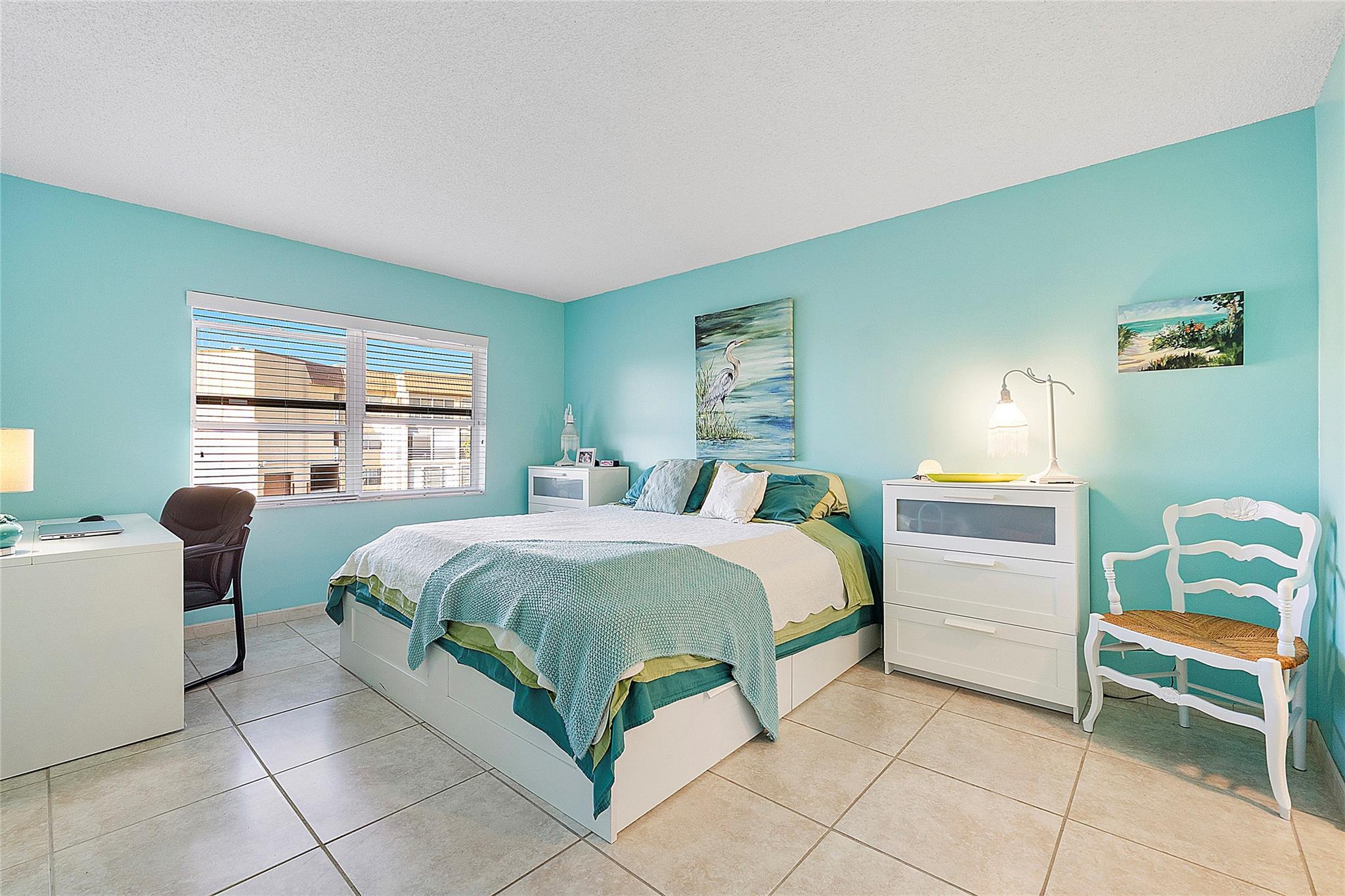 2761 N Pine Island Rd 204