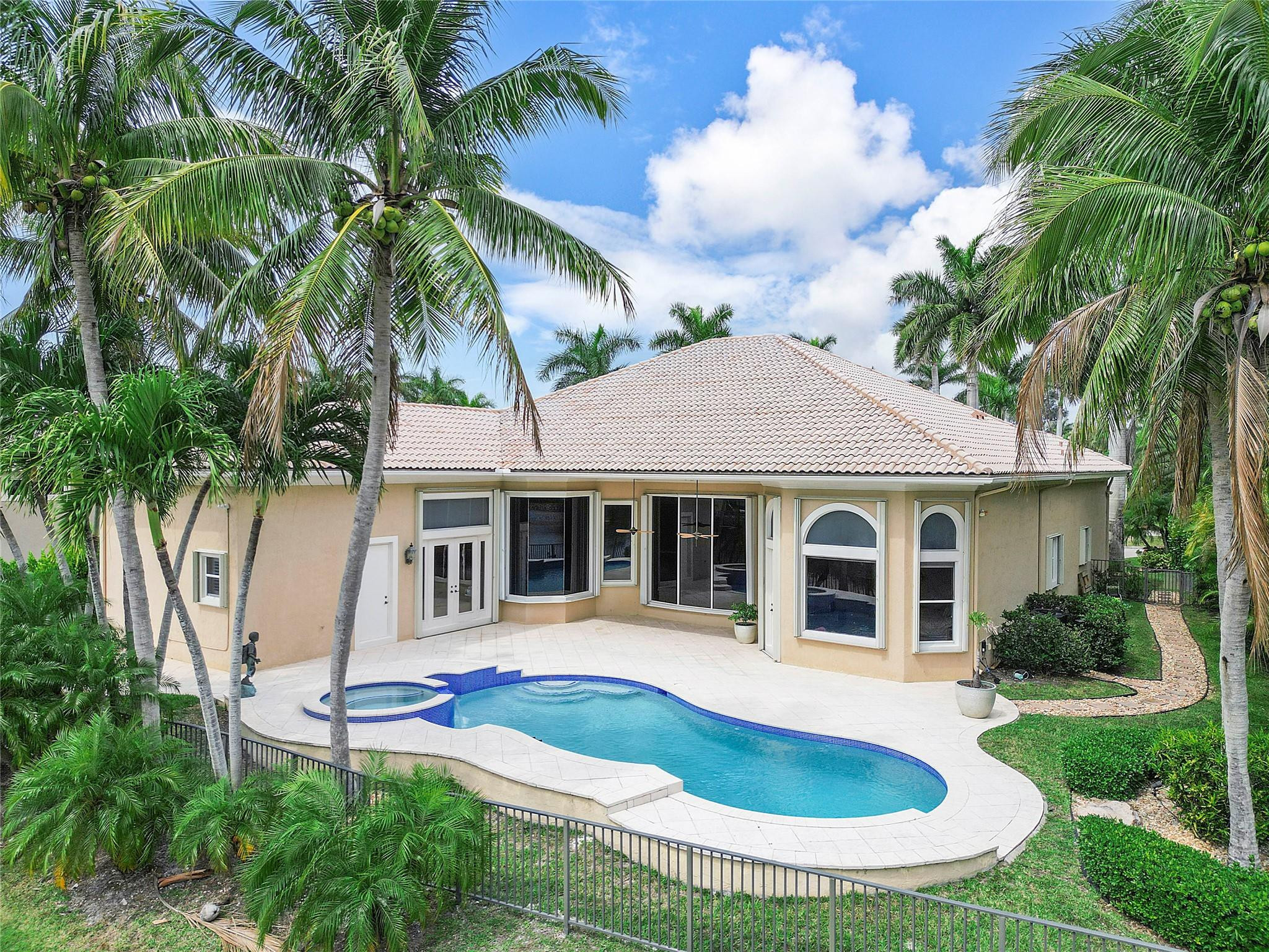 6207 NW 120th Dr