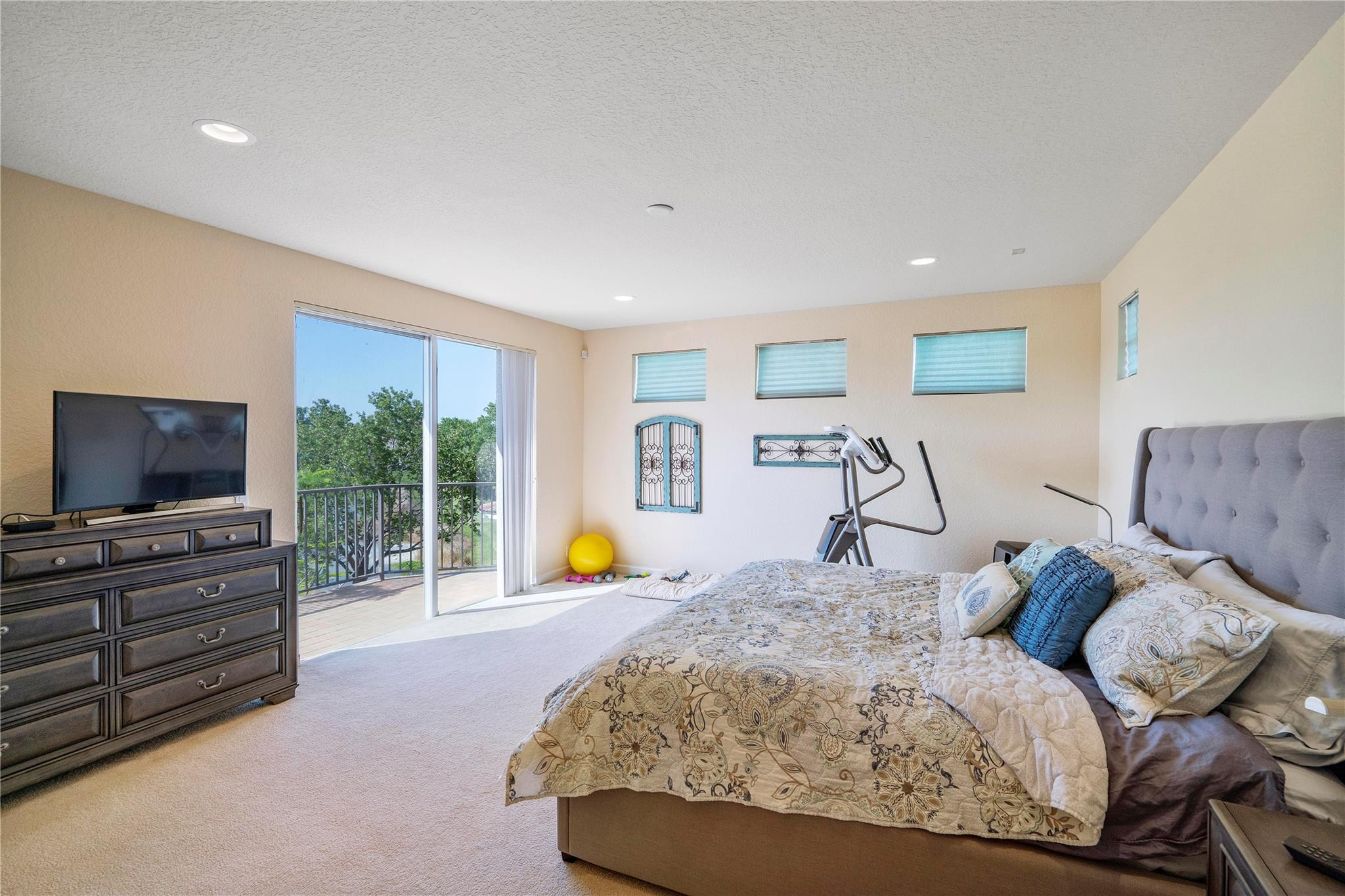 12319 NW 77th Mnr