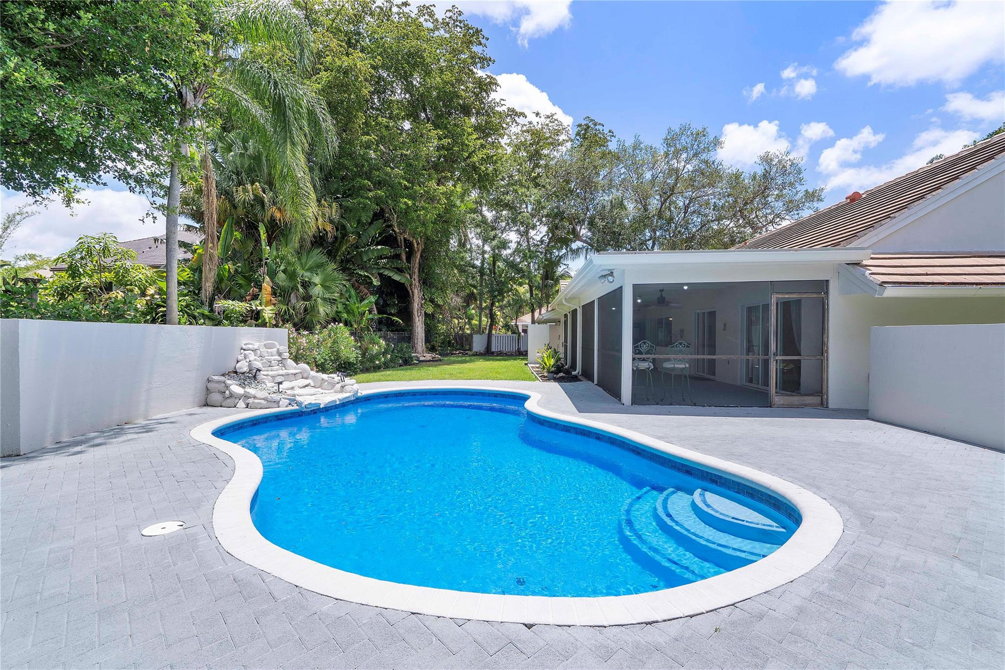 10209 Vestal Ct