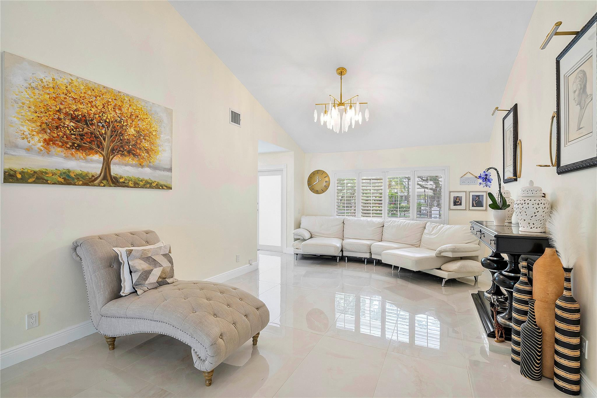 10209 Vestal Ct