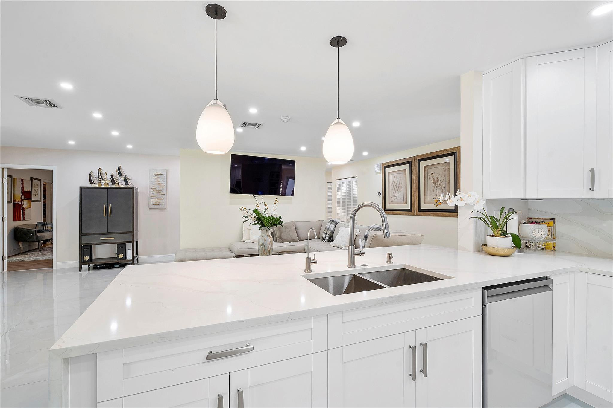 10209 Vestal Ct