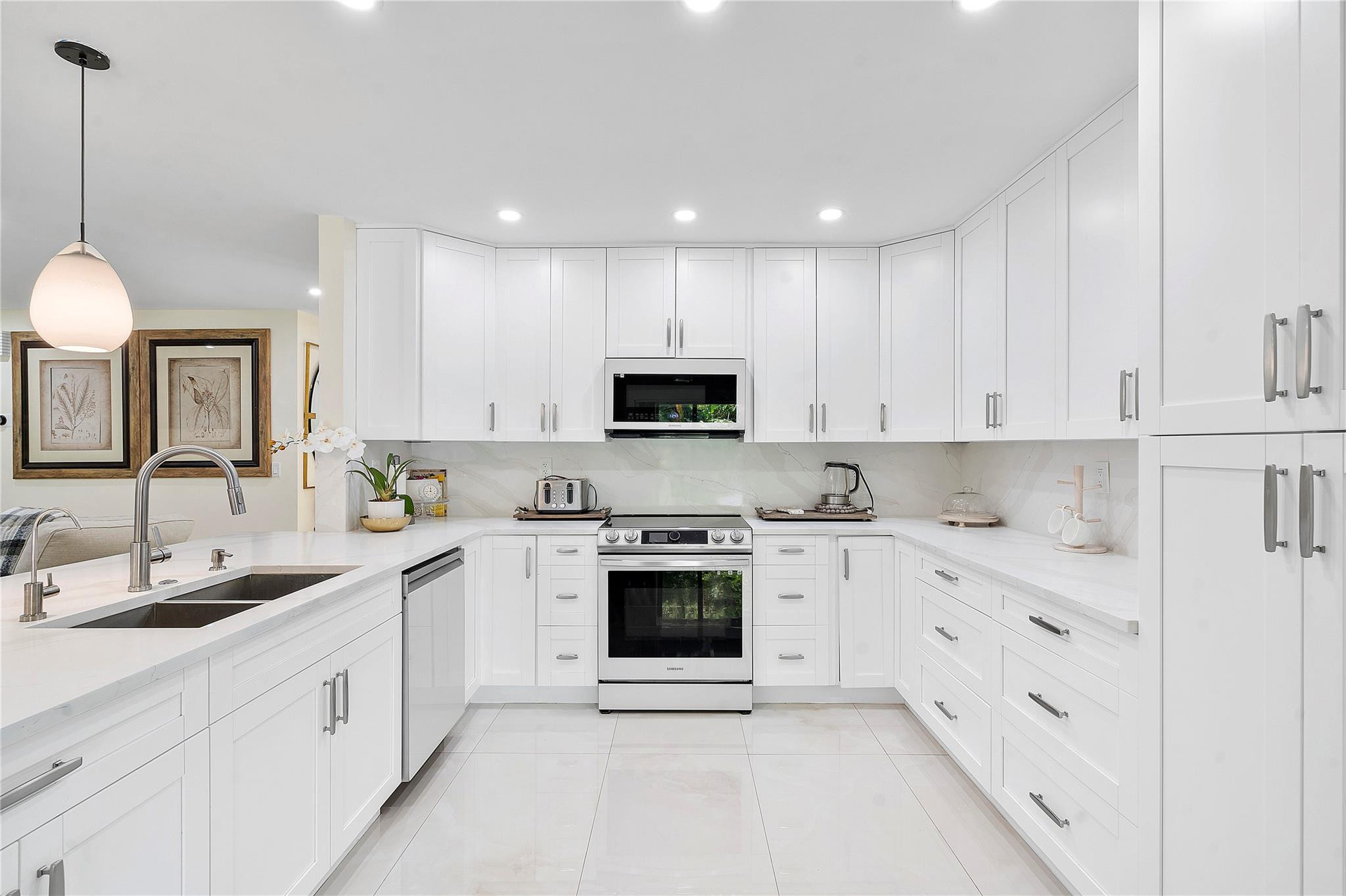 10209 Vestal Ct