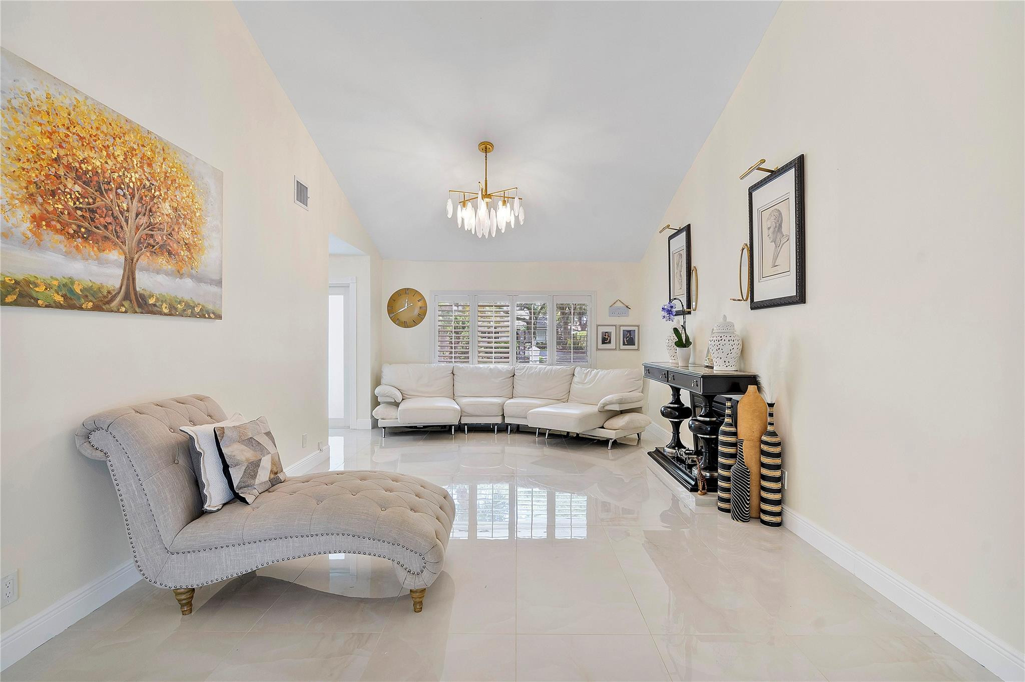 10209 Vestal Ct