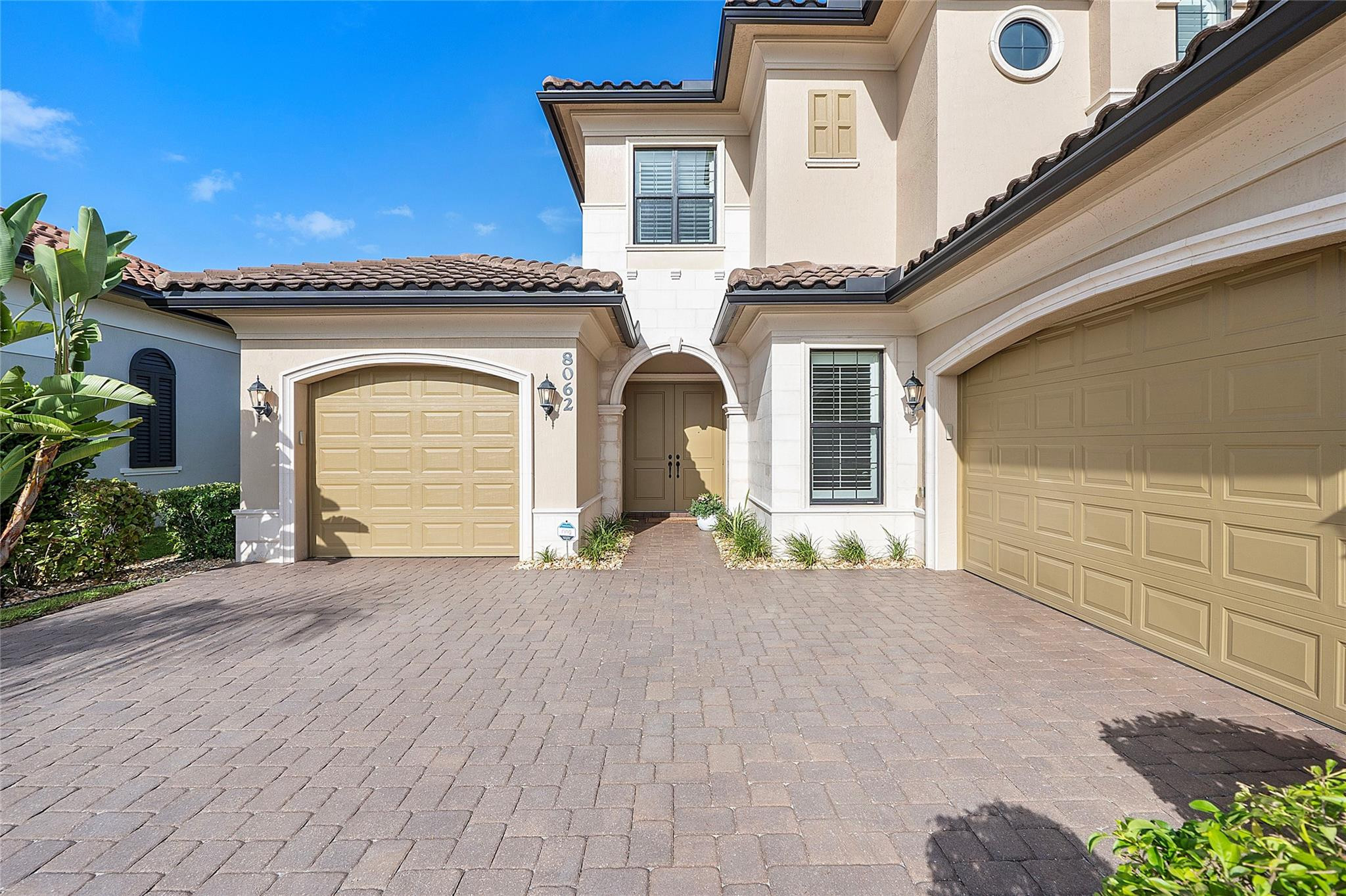 8062 NW 112th Ter