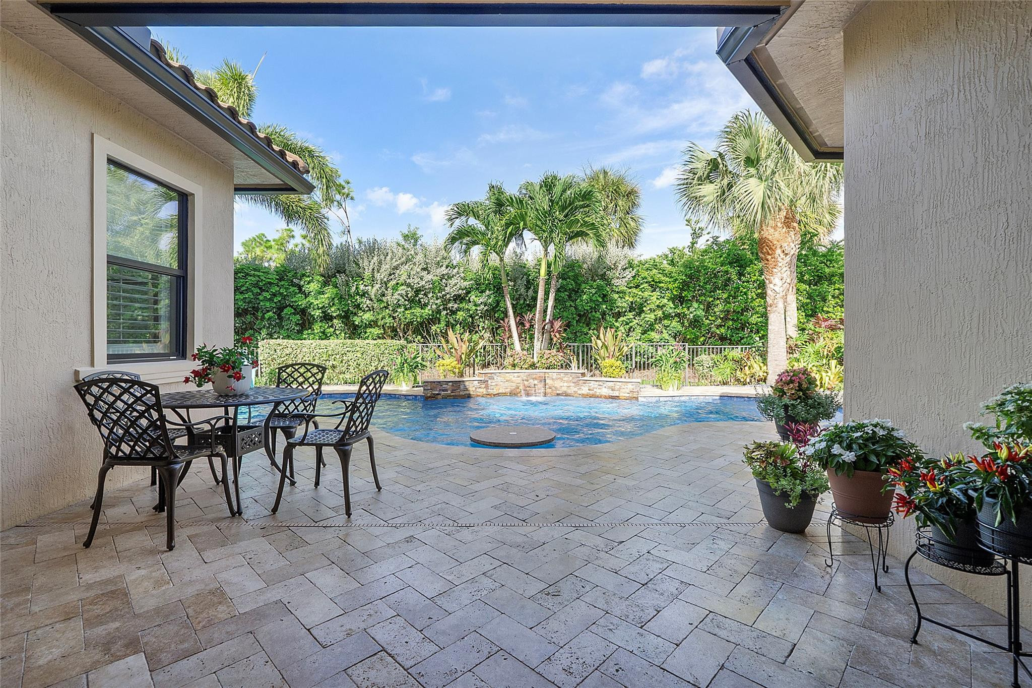8062 NW 112th Ter