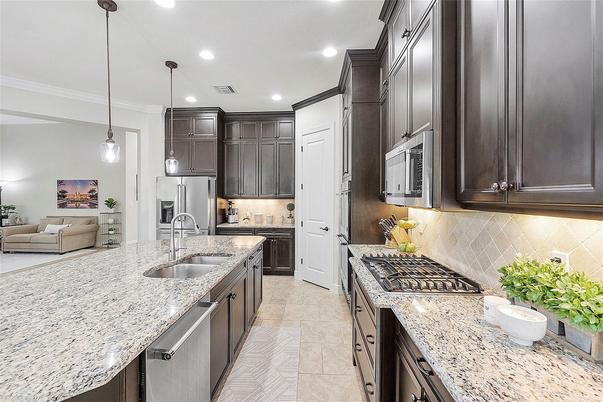 8062 NW 112th Ter