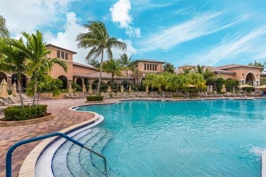 8062 NW 112th Ter
