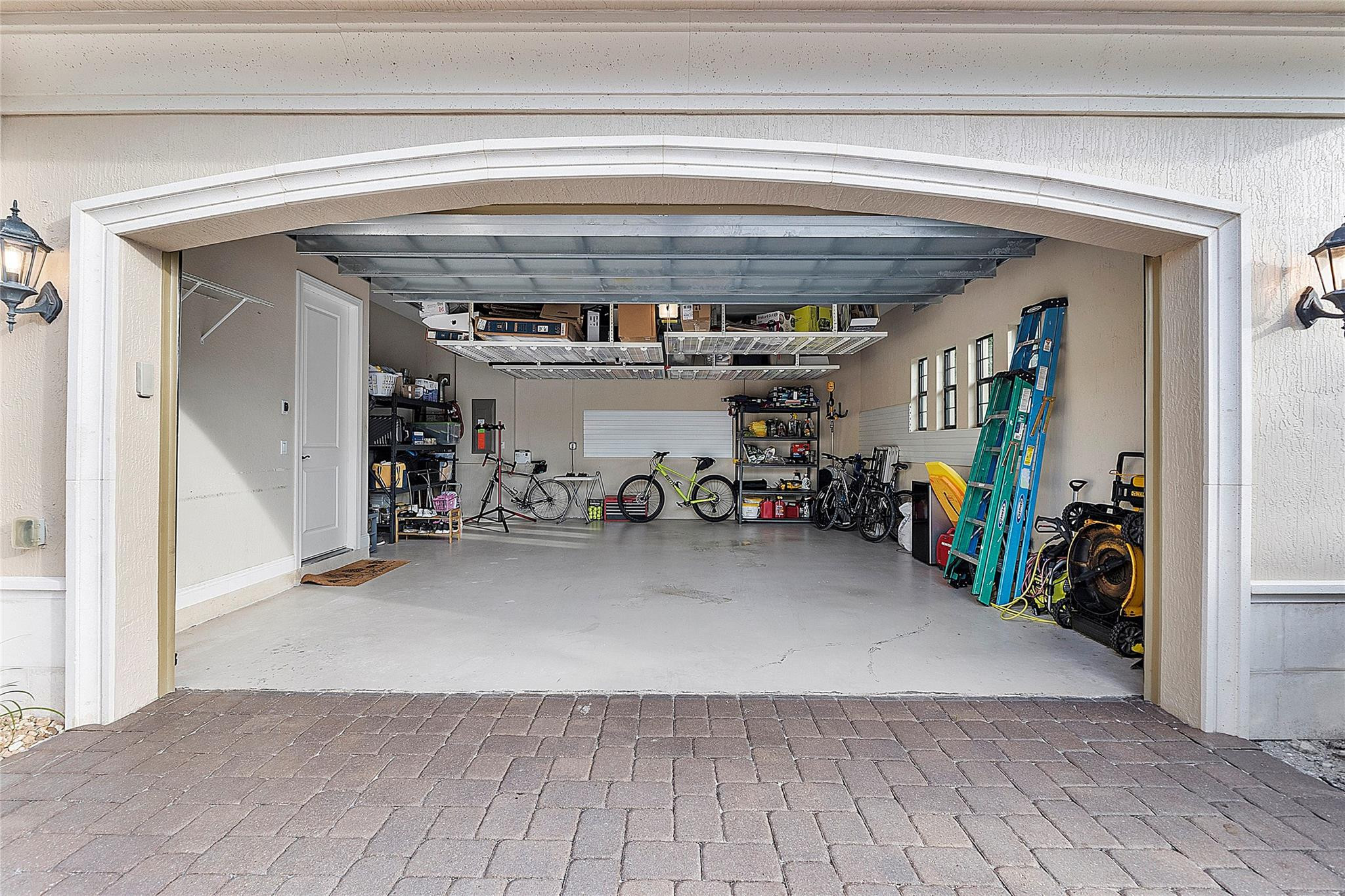 8062 NW 112th Ter
