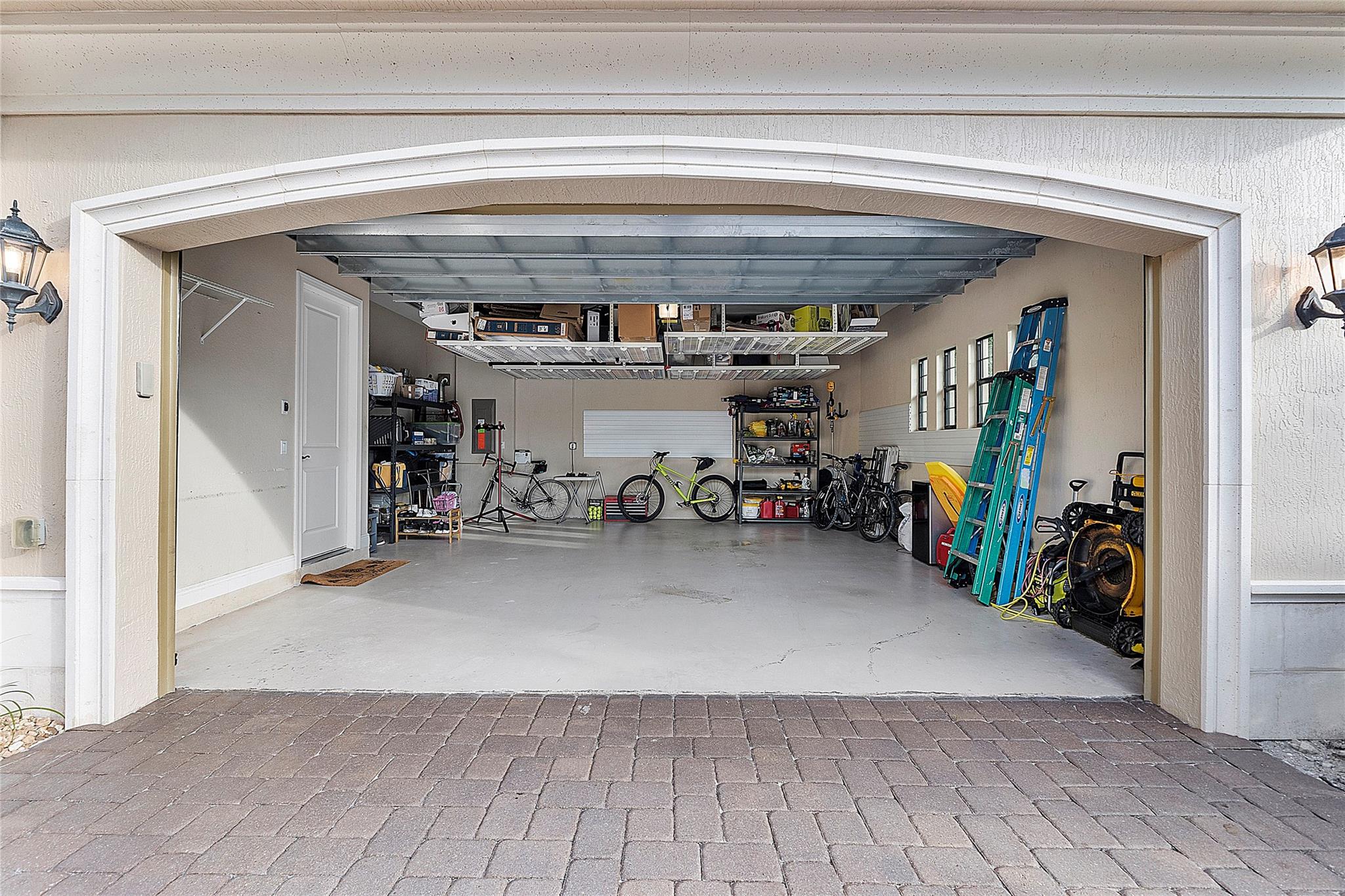 8062 NW 112th Ter