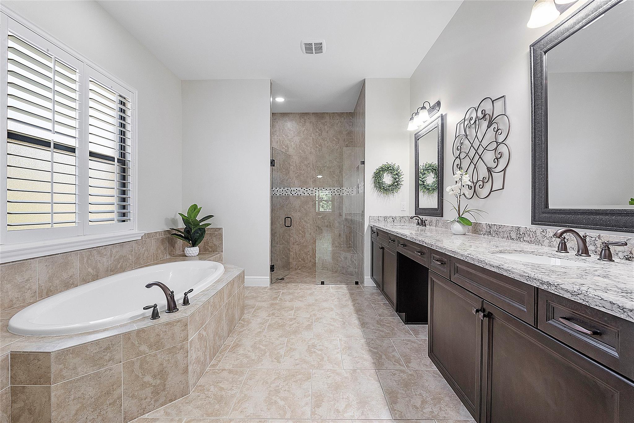 8062 NW 112th Ter
