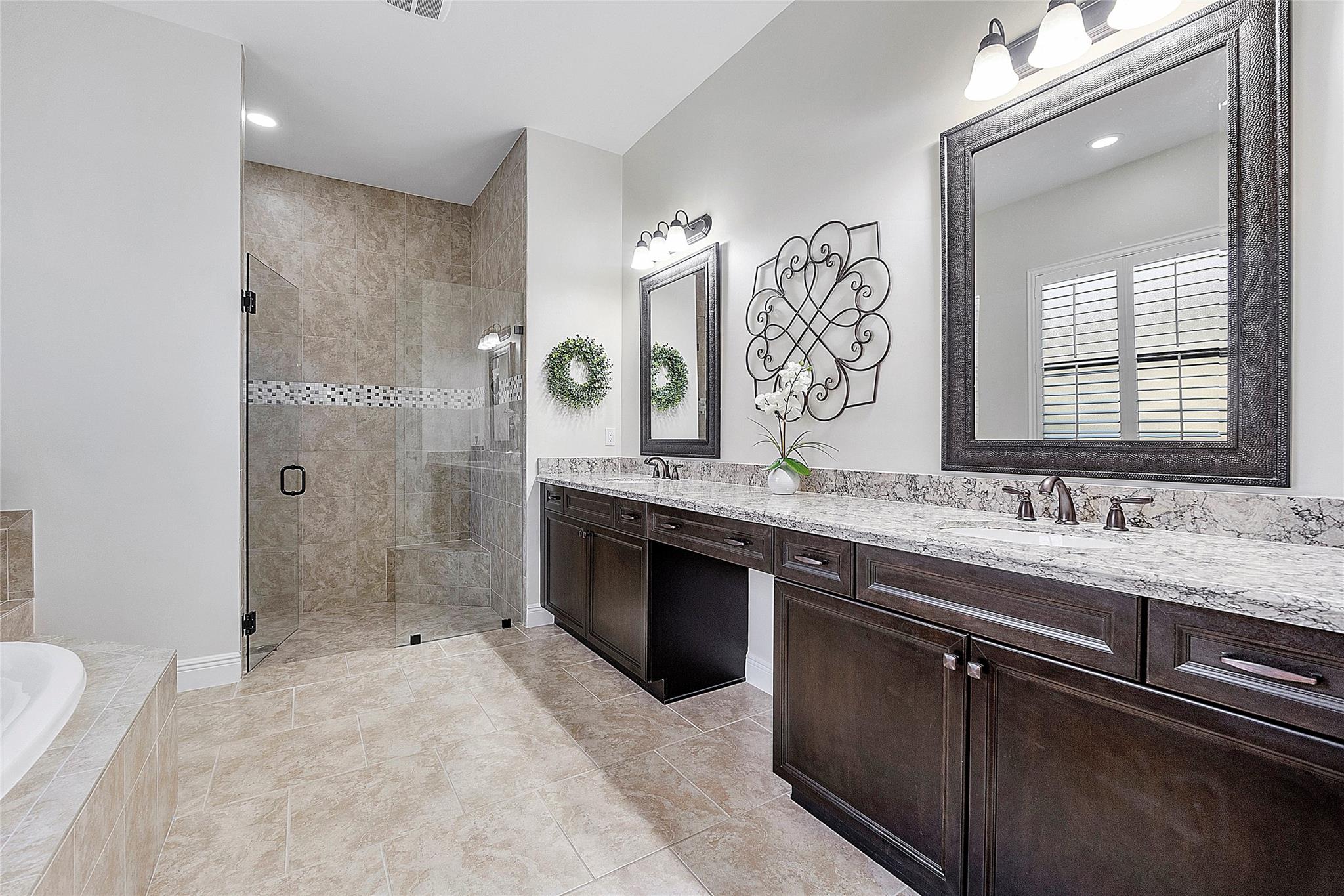 8062 NW 112th Ter