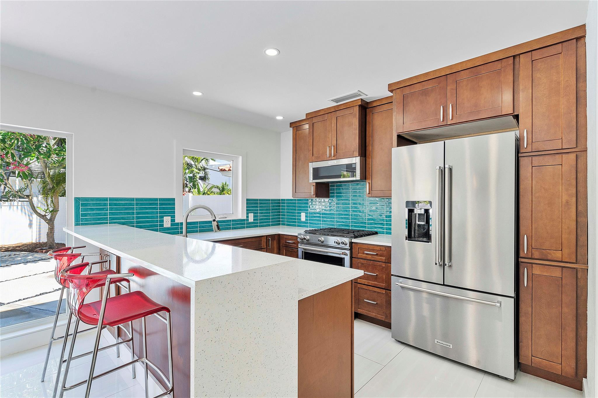 605 N Victoria Park Rd