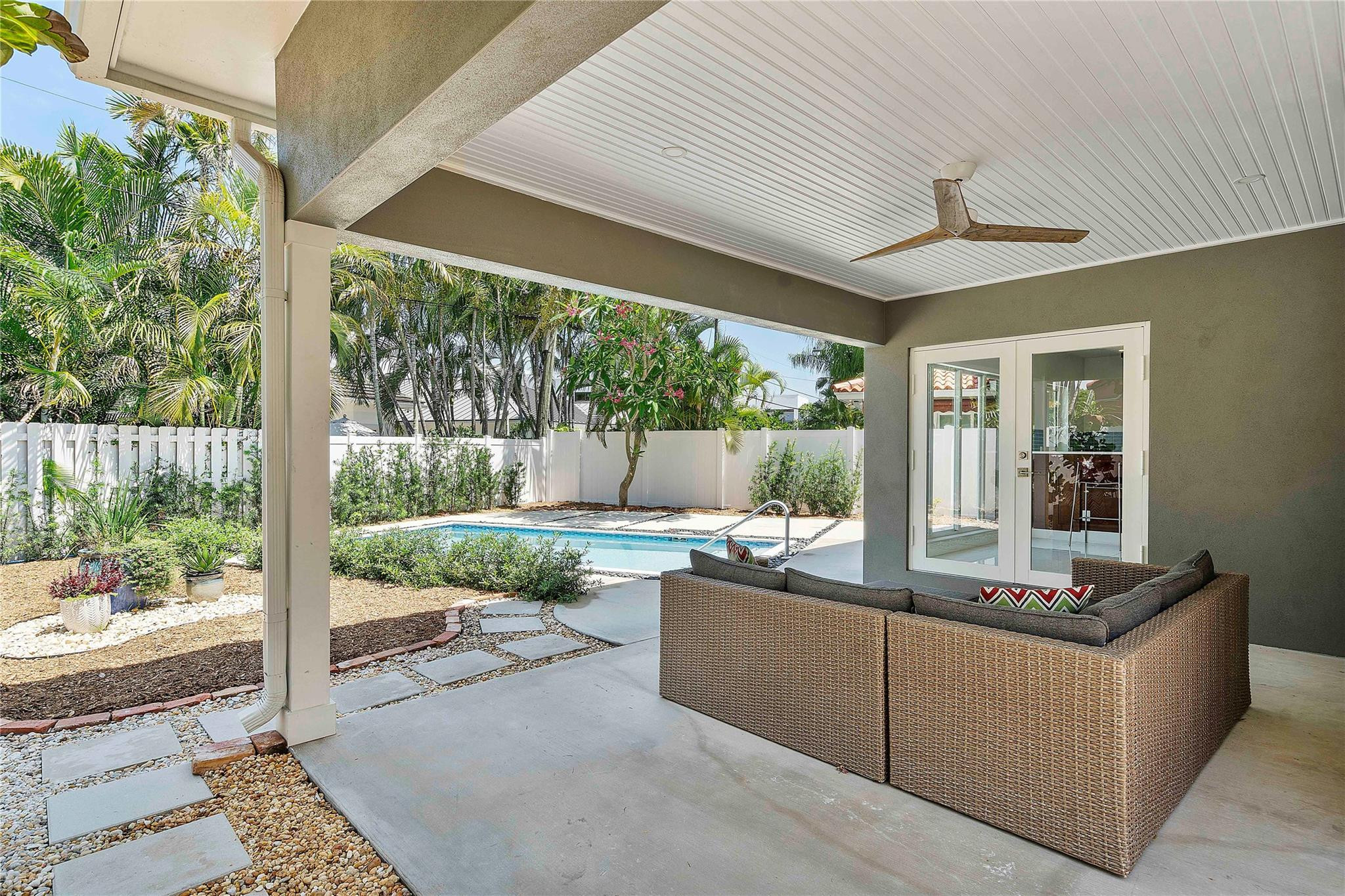 605 N Victoria Park Rd