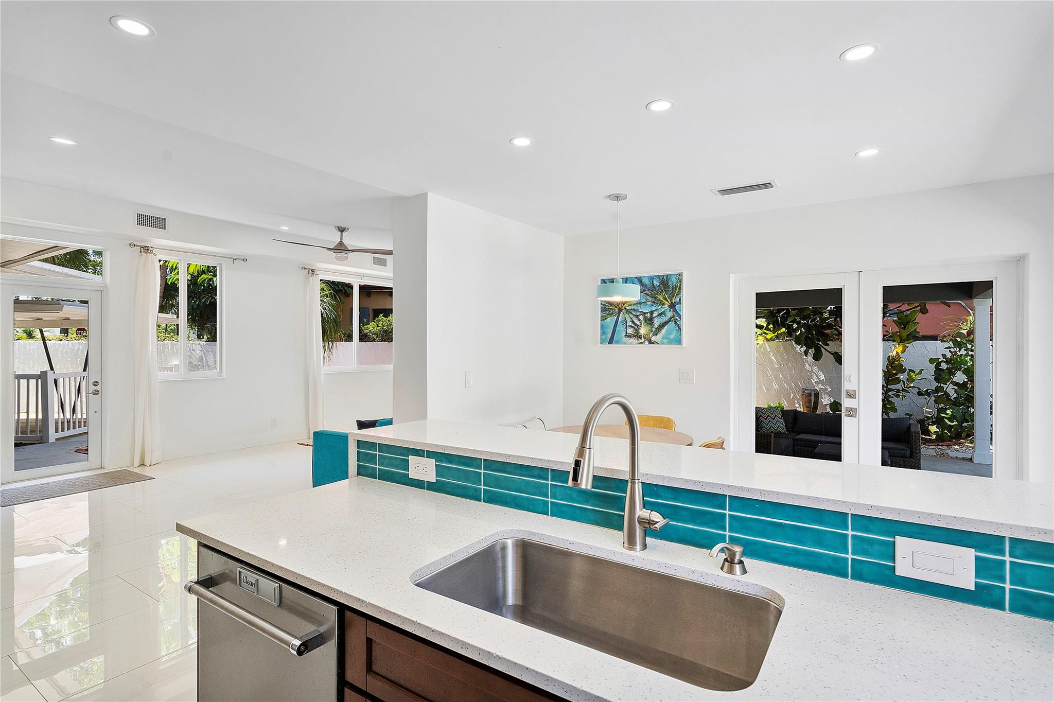 605 N Victoria Park Rd