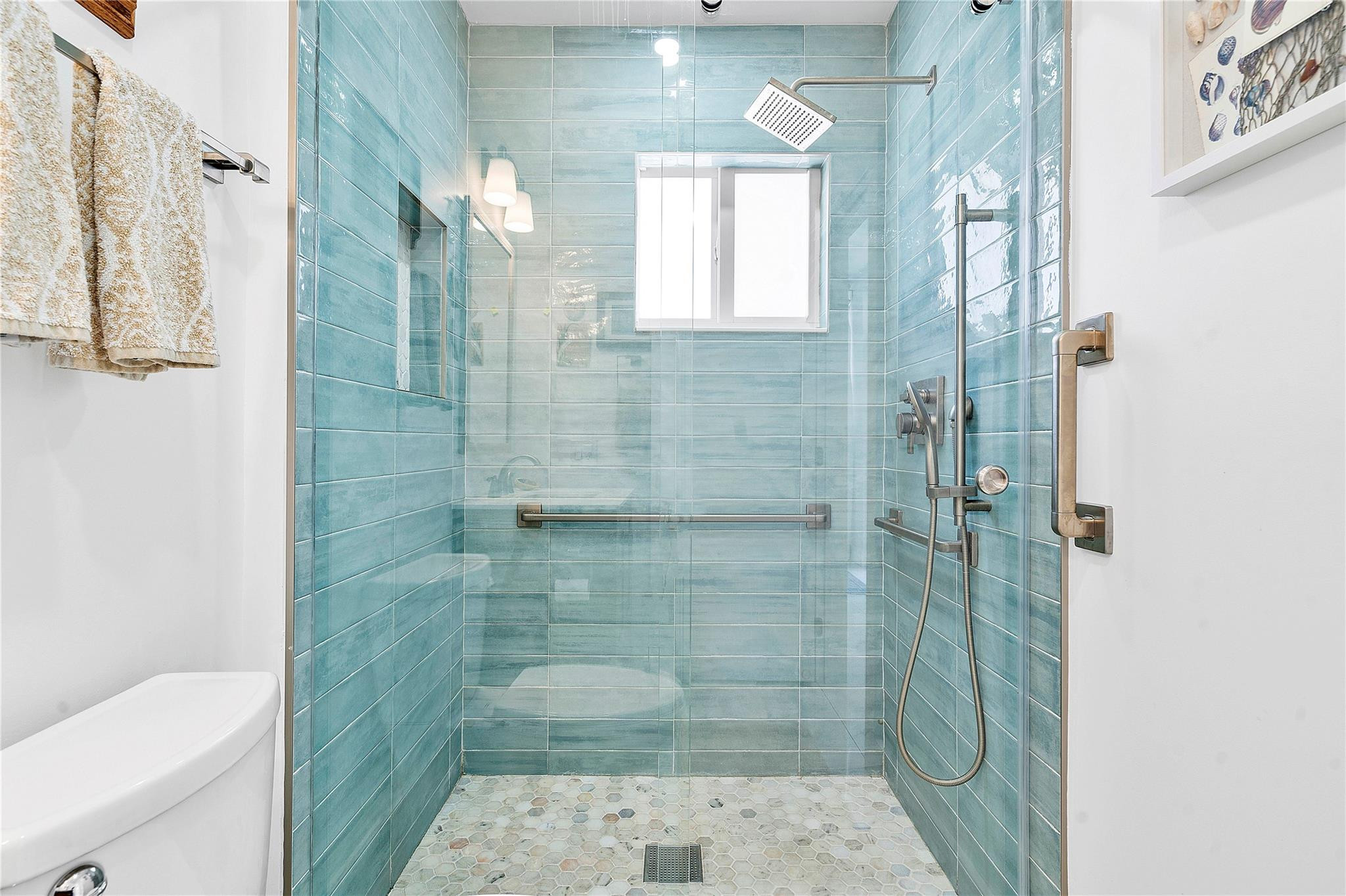 605 N Victoria Park Rd