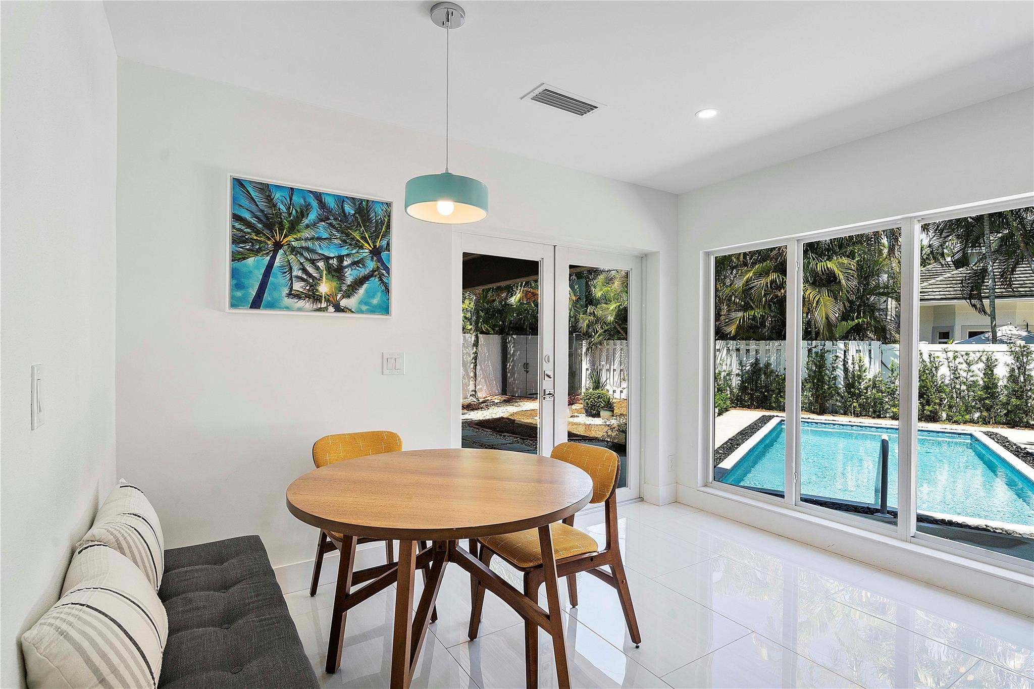 605 N Victoria Park Rd