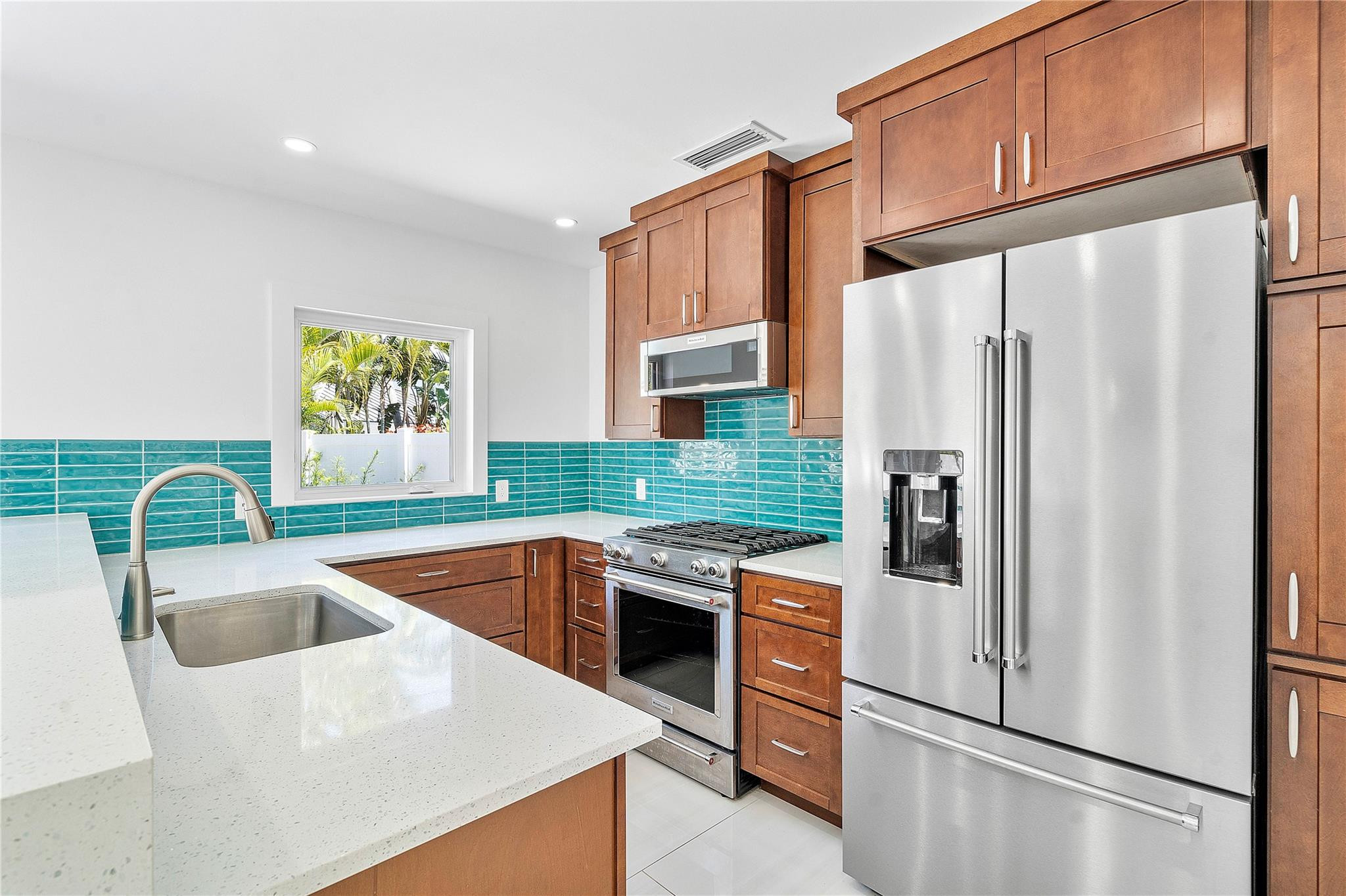 605 N Victoria Park Rd