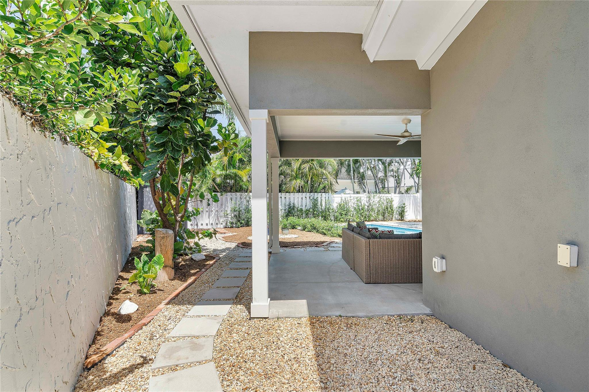 605 N Victoria Park Rd