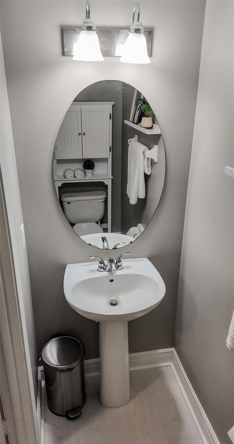 9967 NW 56th Pl 9967