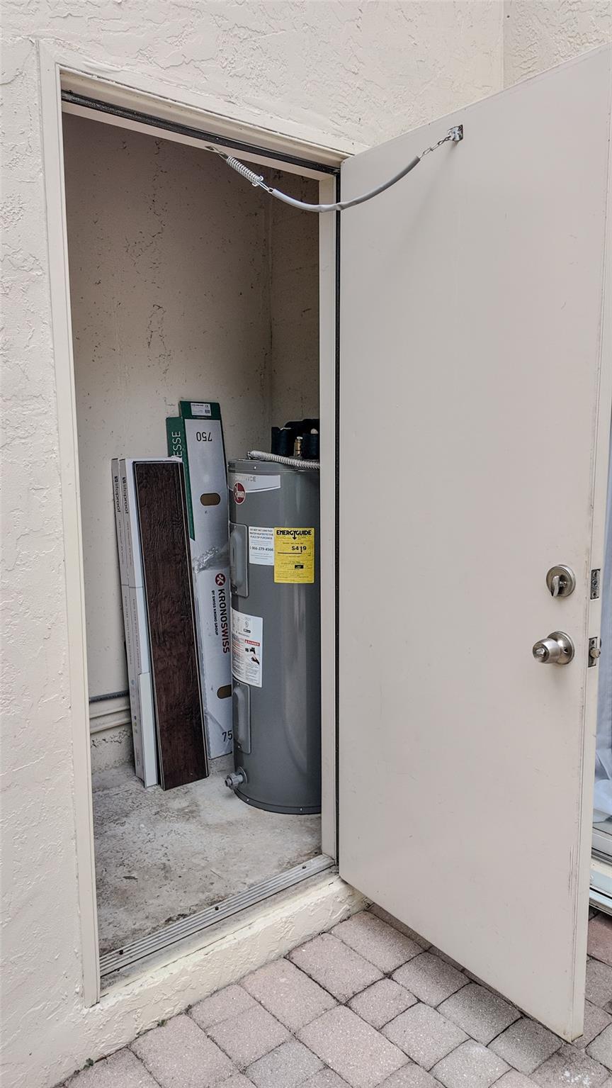 9967 NW 56th Pl 9967