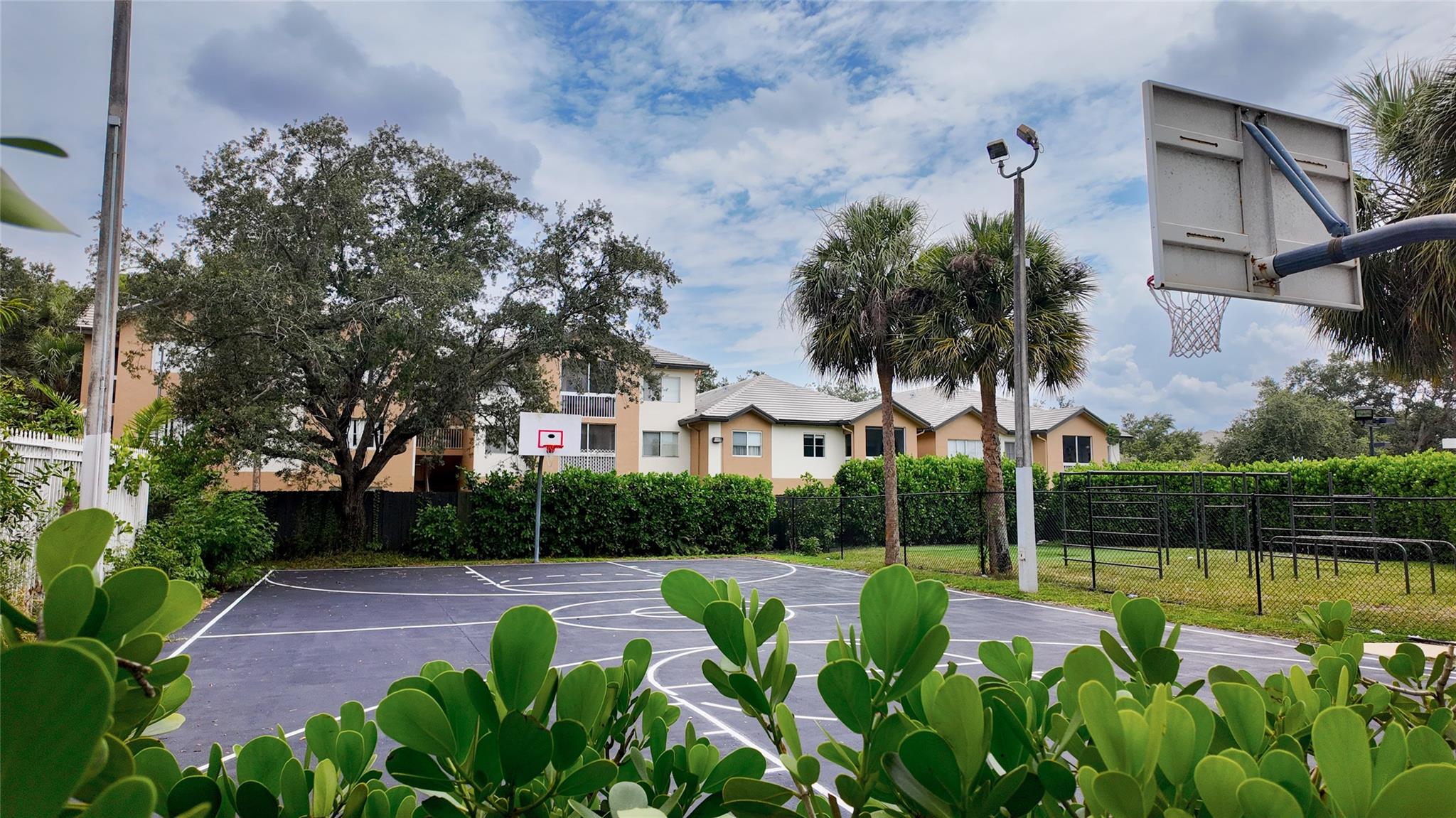 9967 NW 56th Pl 9967