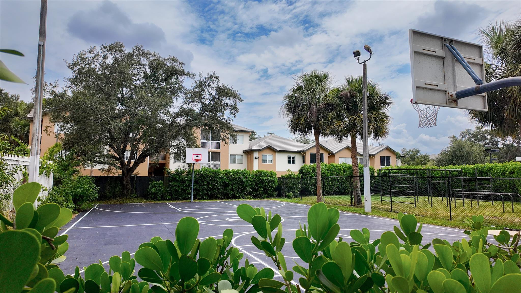 9967 NW 56th Pl 9967