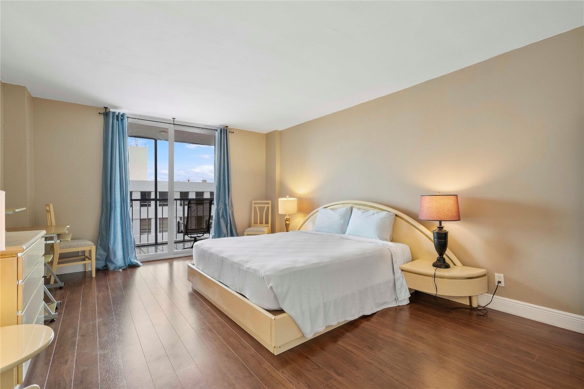 1160 N Federal Hwy 1020