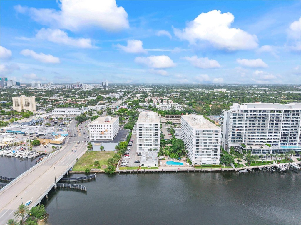 1160 N Federal Hwy 1020