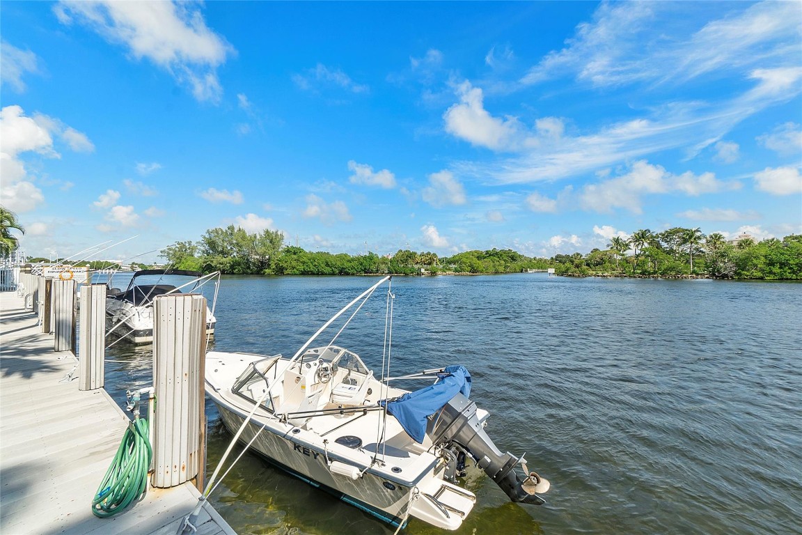 1160 N Federal Hwy 1020