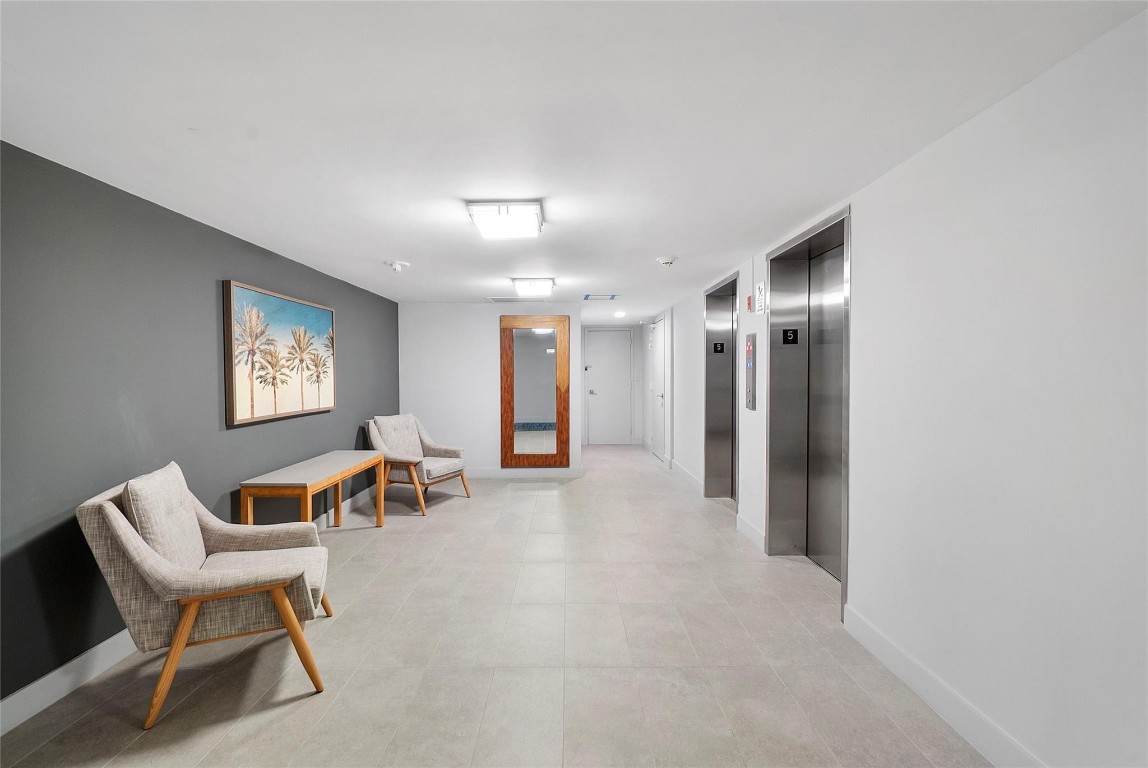 1160 N Federal Hwy 1020