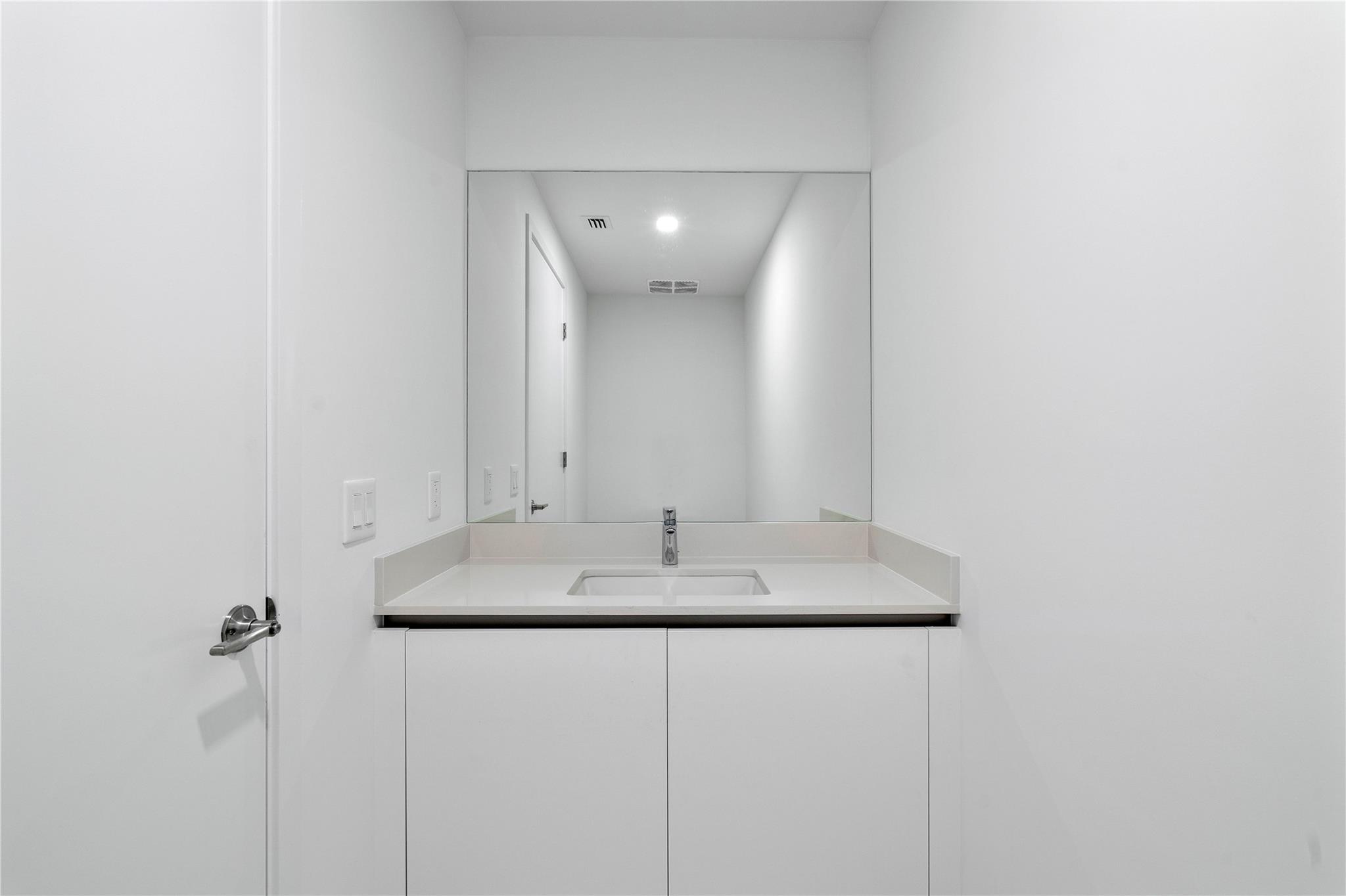 900 N Ocean 305