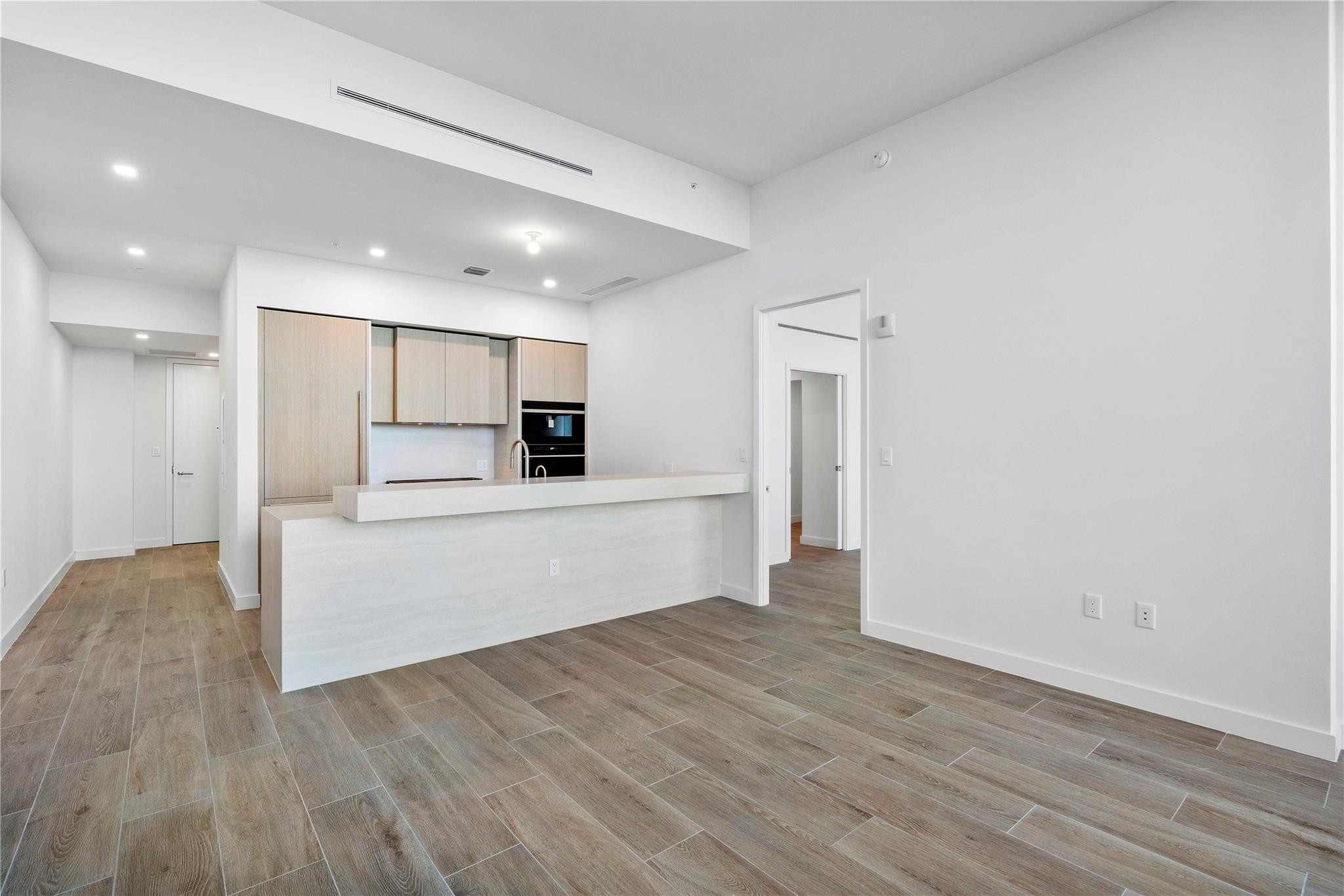 900 N Ocean 305