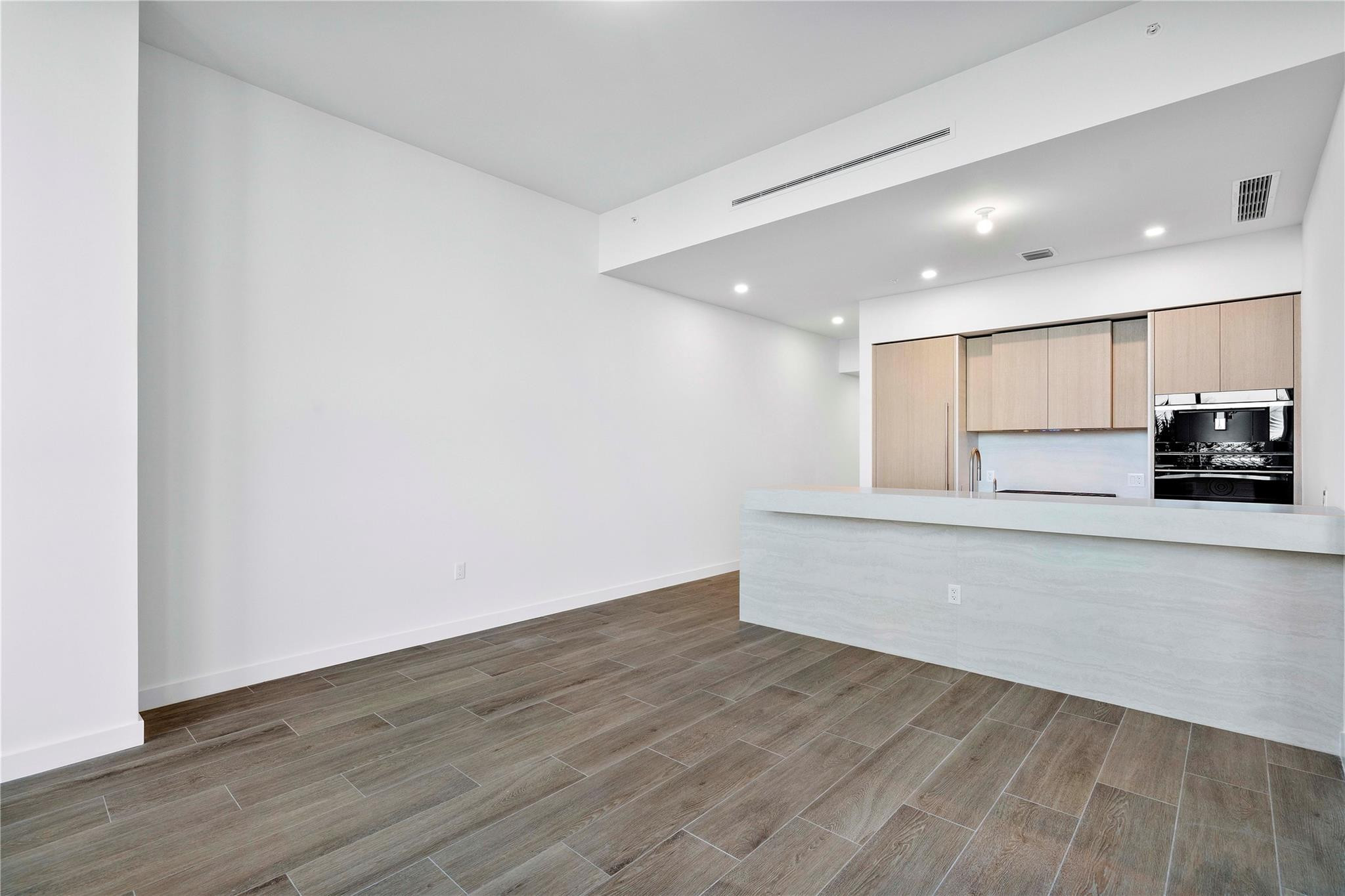 900 N Ocean 305
