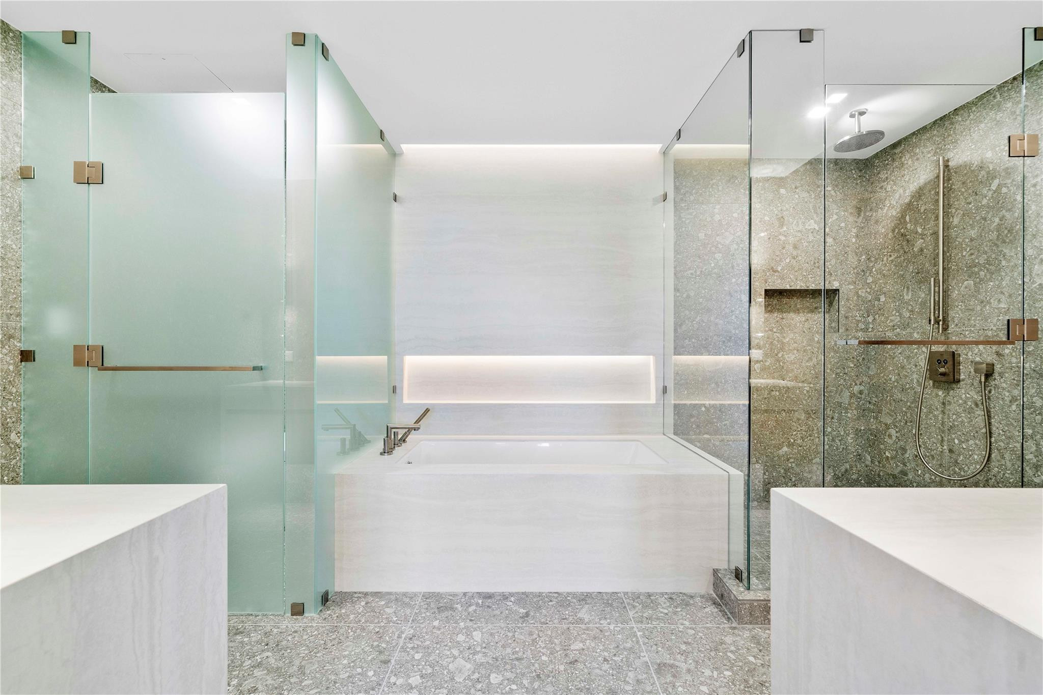 900 N Ocean 305