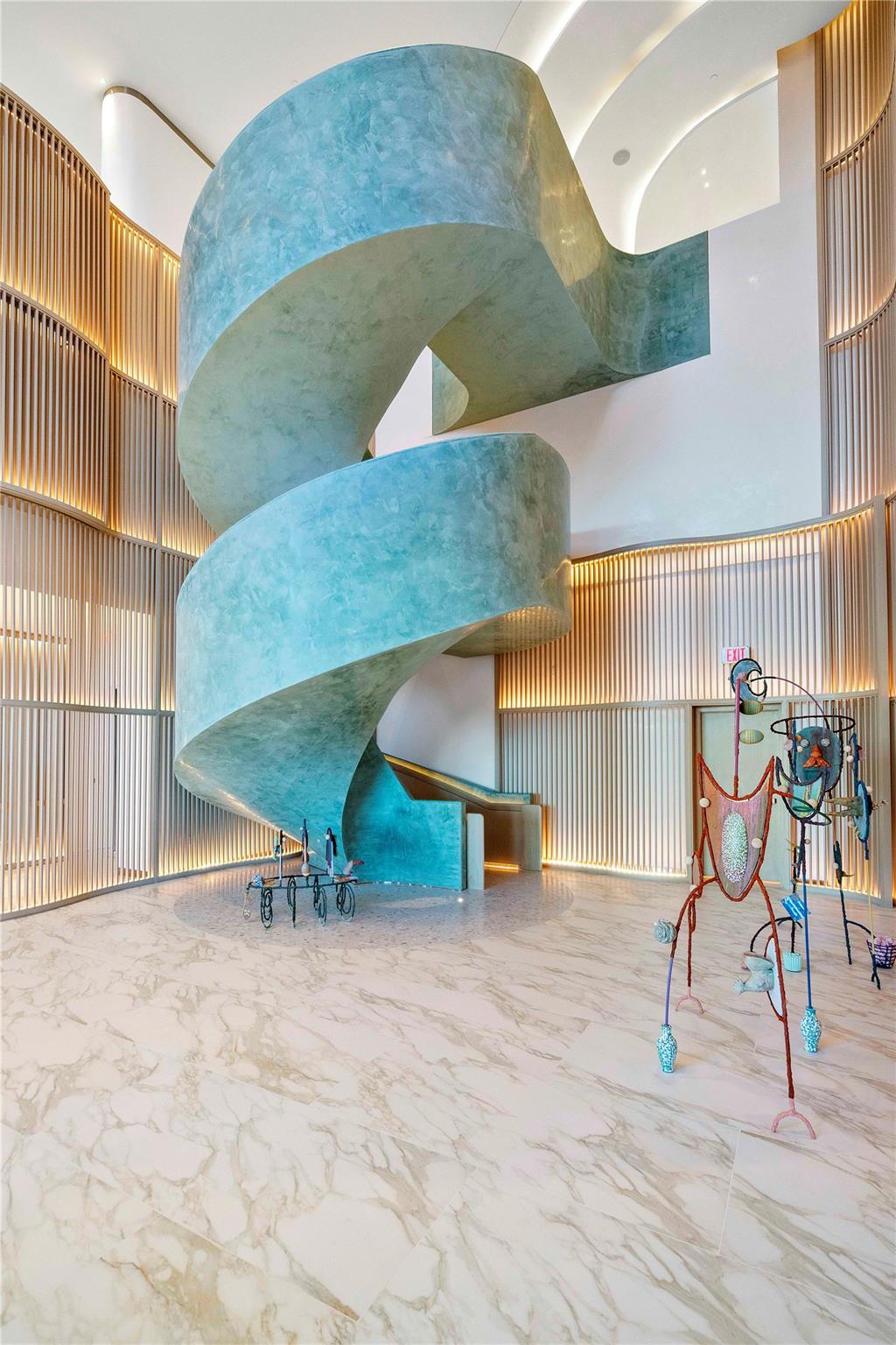 900 N Ocean 305
