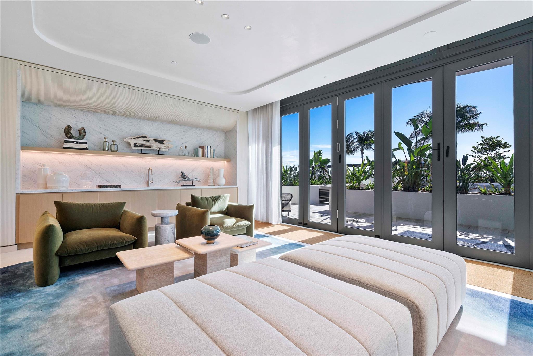 900 N Ocean 305