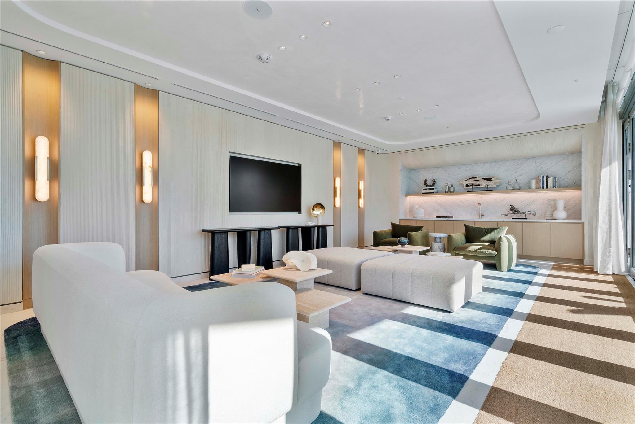 900 N Ocean 305
