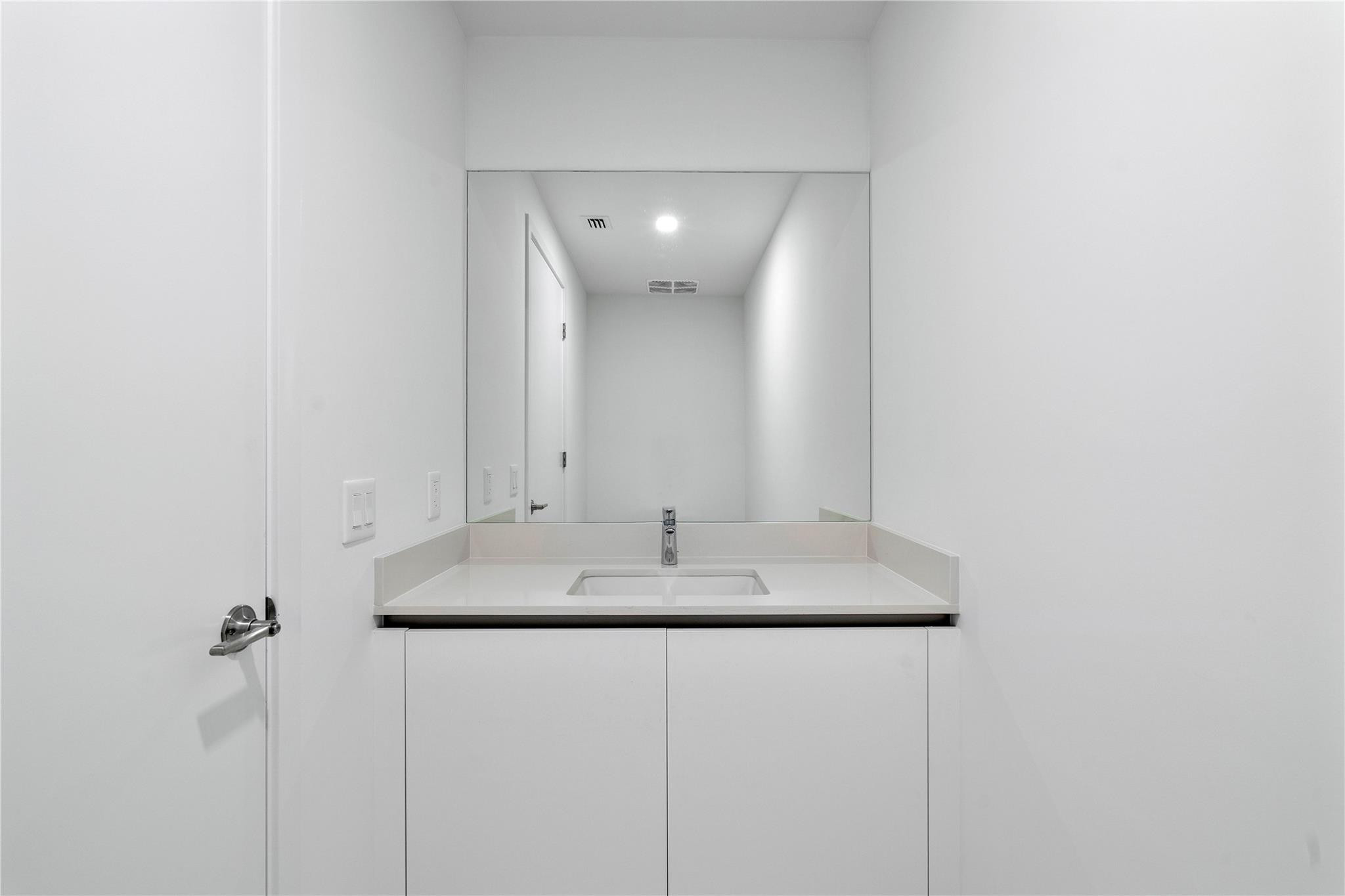 900 N Ocean 305