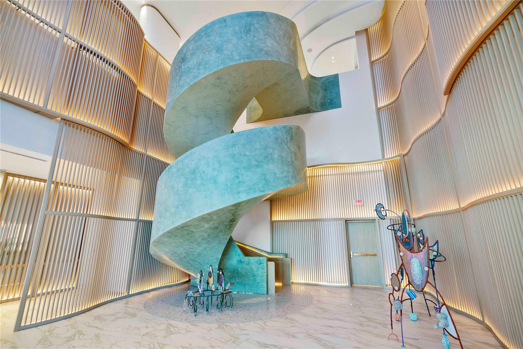 900 N Ocean 305