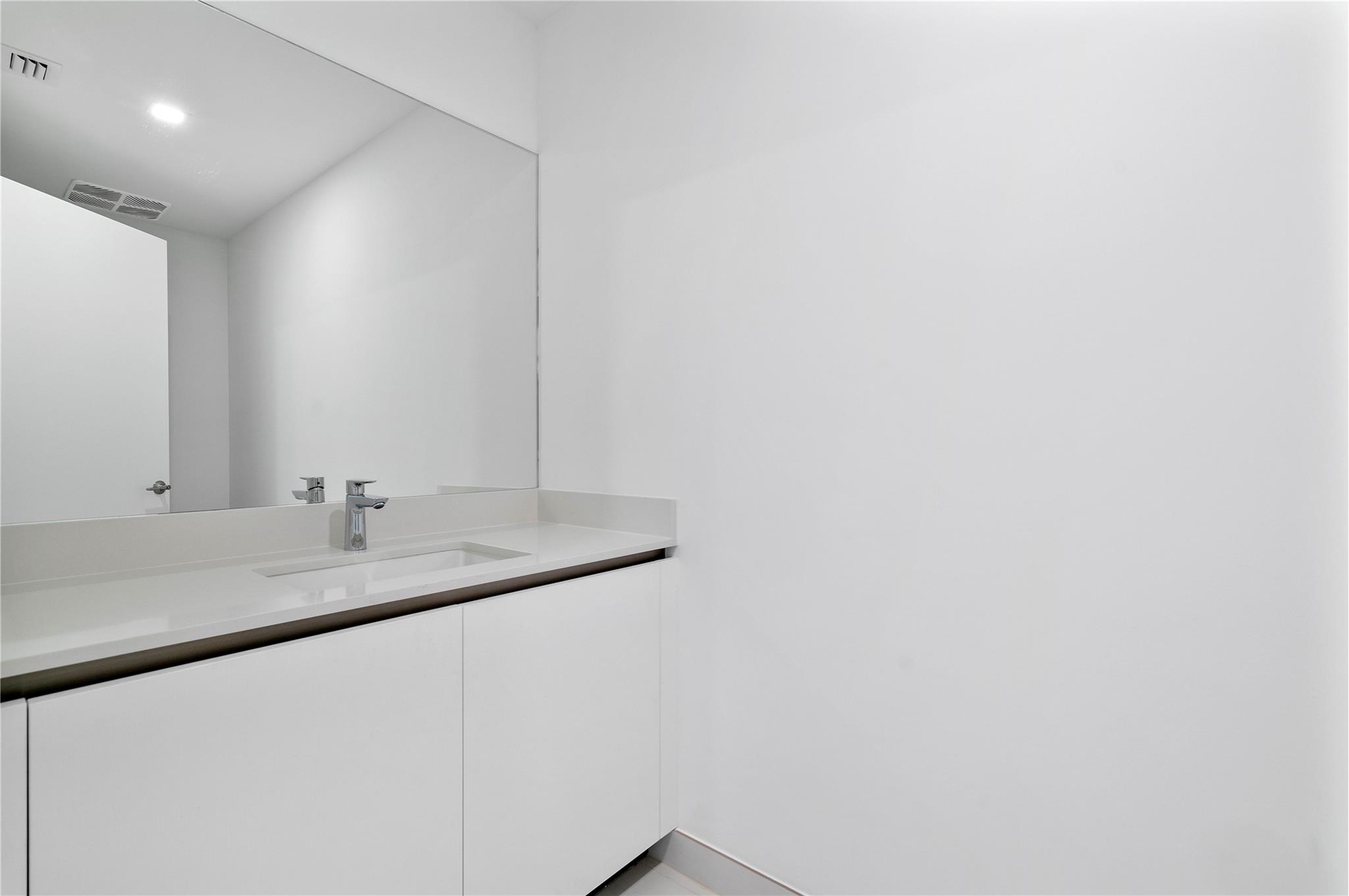 900 N Ocean 305