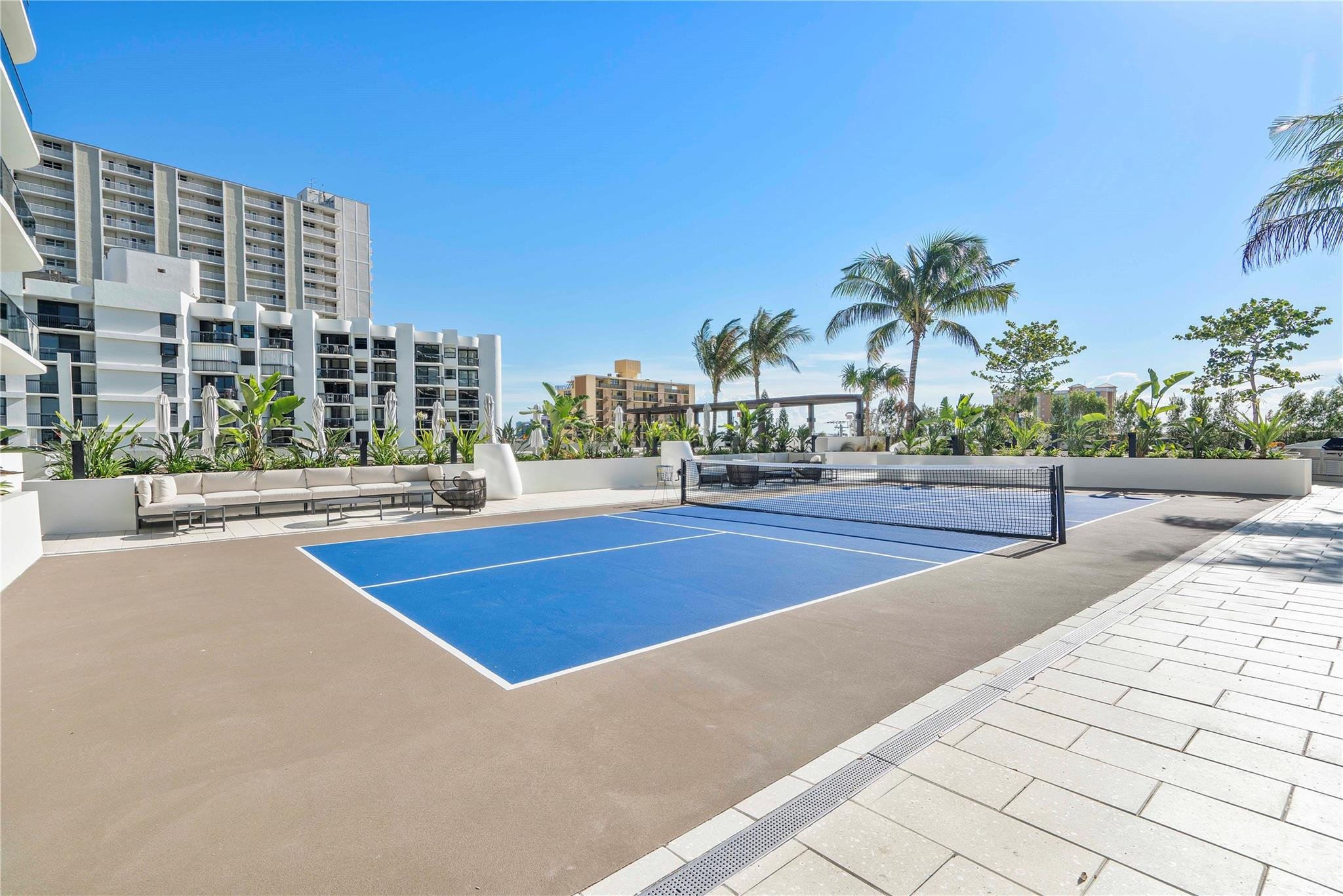 900 N Ocean 305