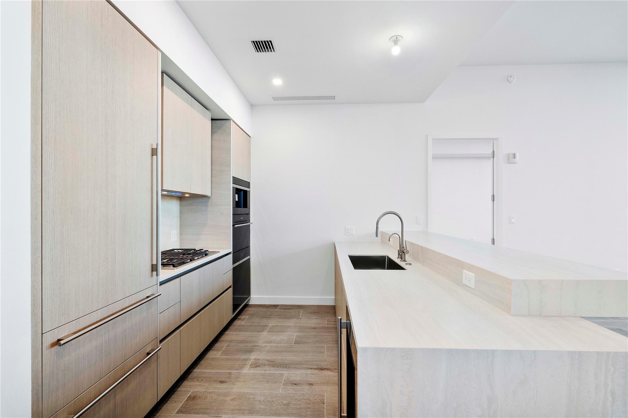 900 N Ocean 305