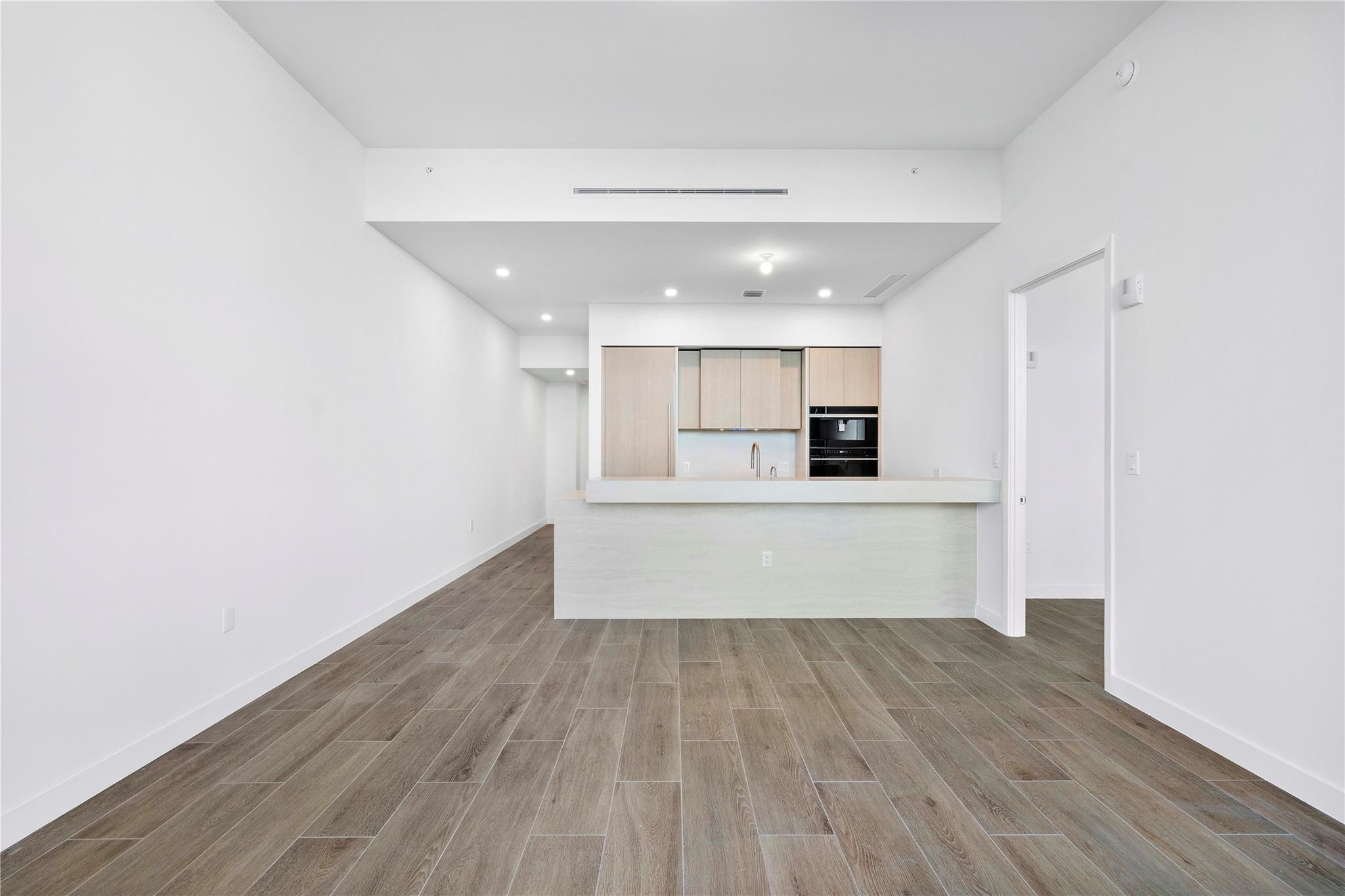 900 N Ocean 305