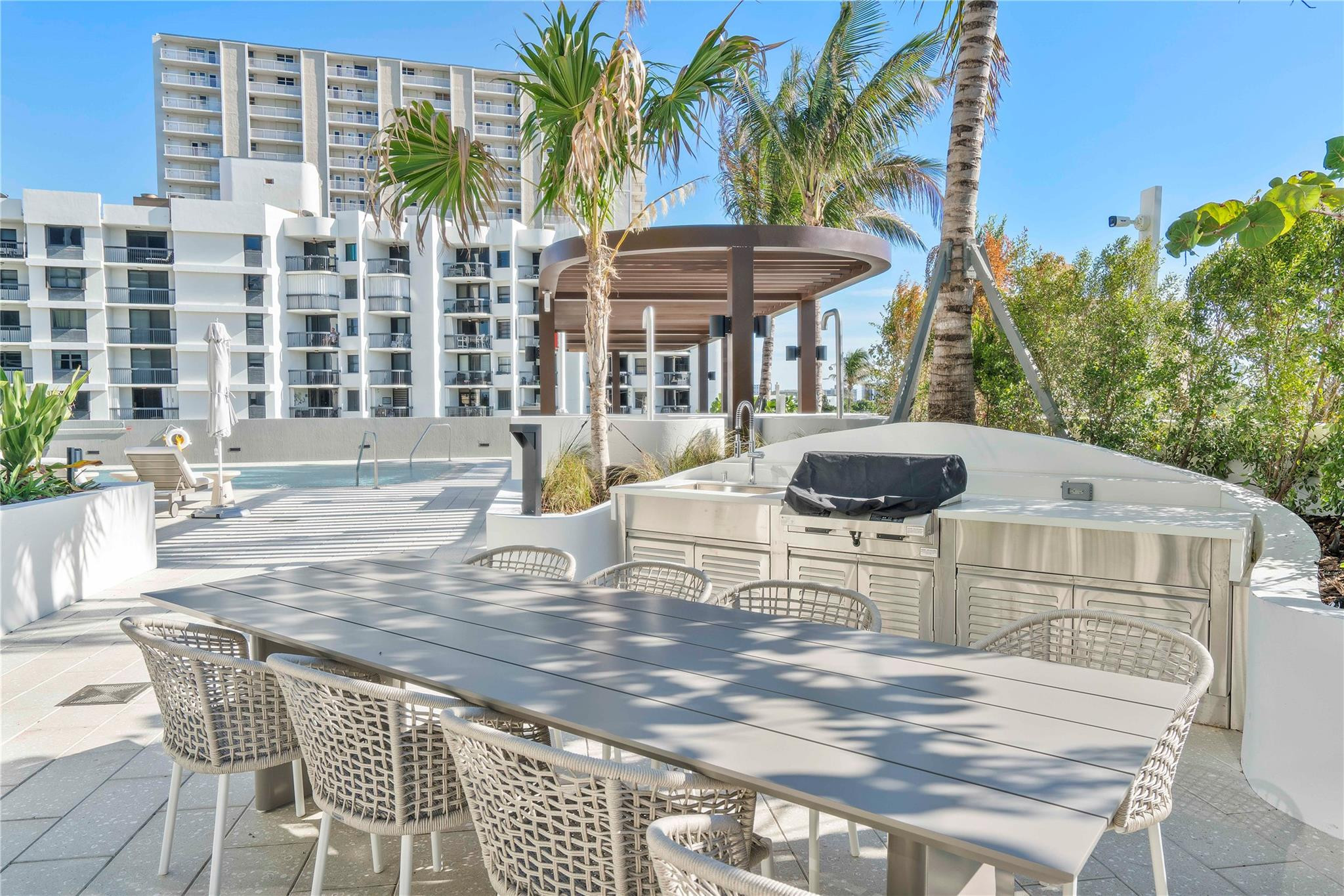 900 N Ocean 305