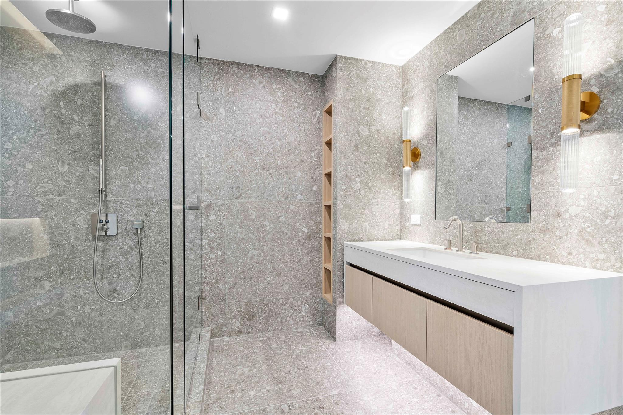 900 N Ocean 305