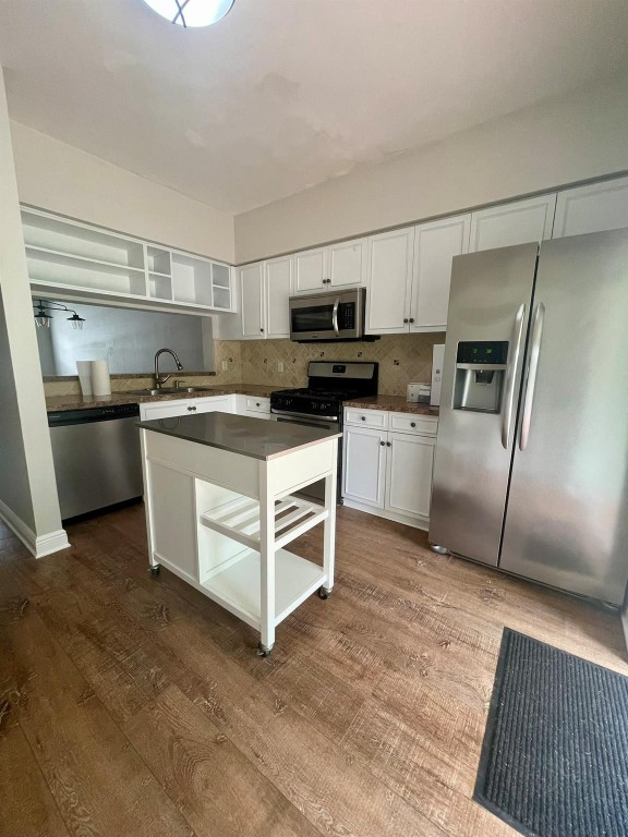 8021 Sanibel Dr 8021