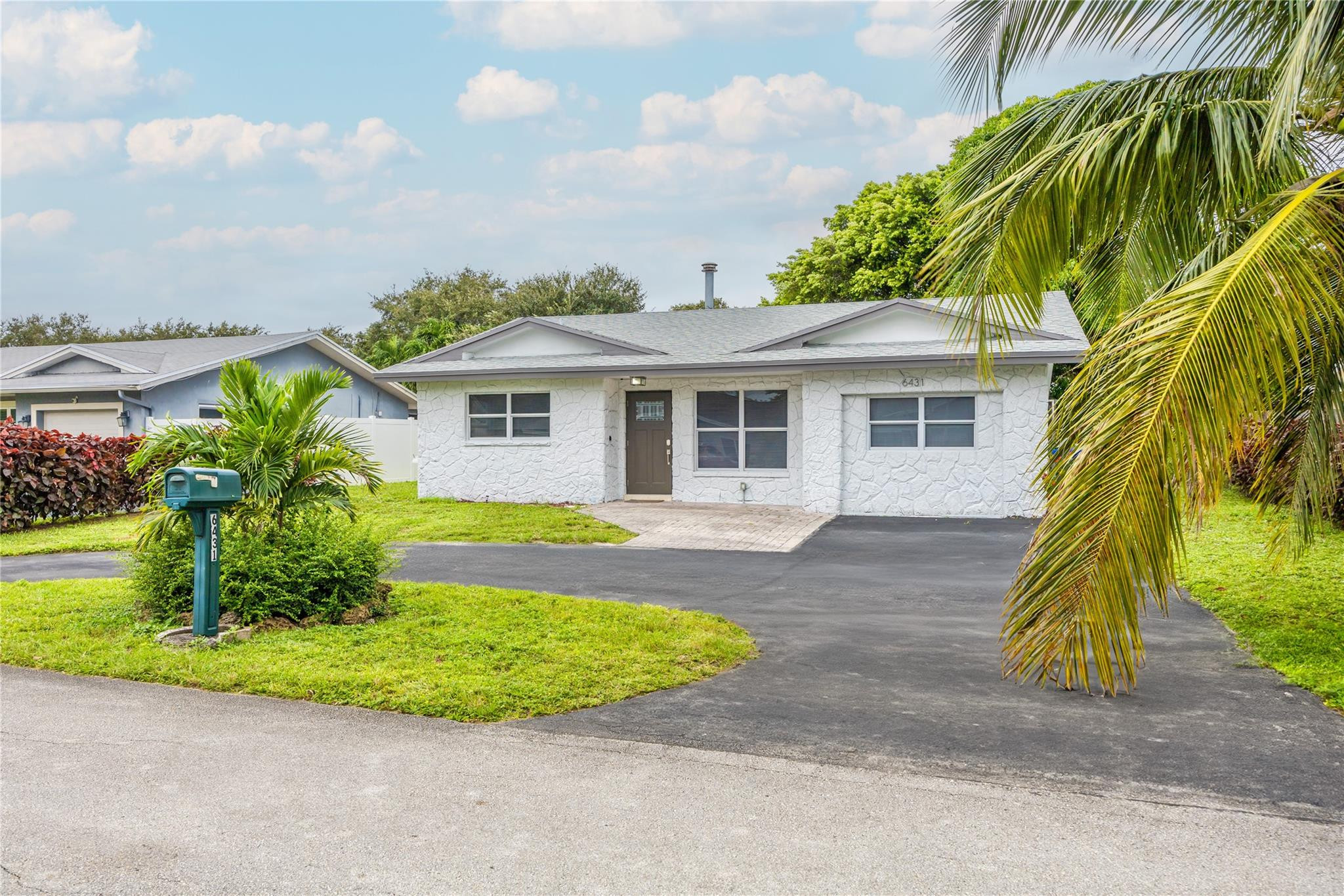 6431 NW 34th Ave